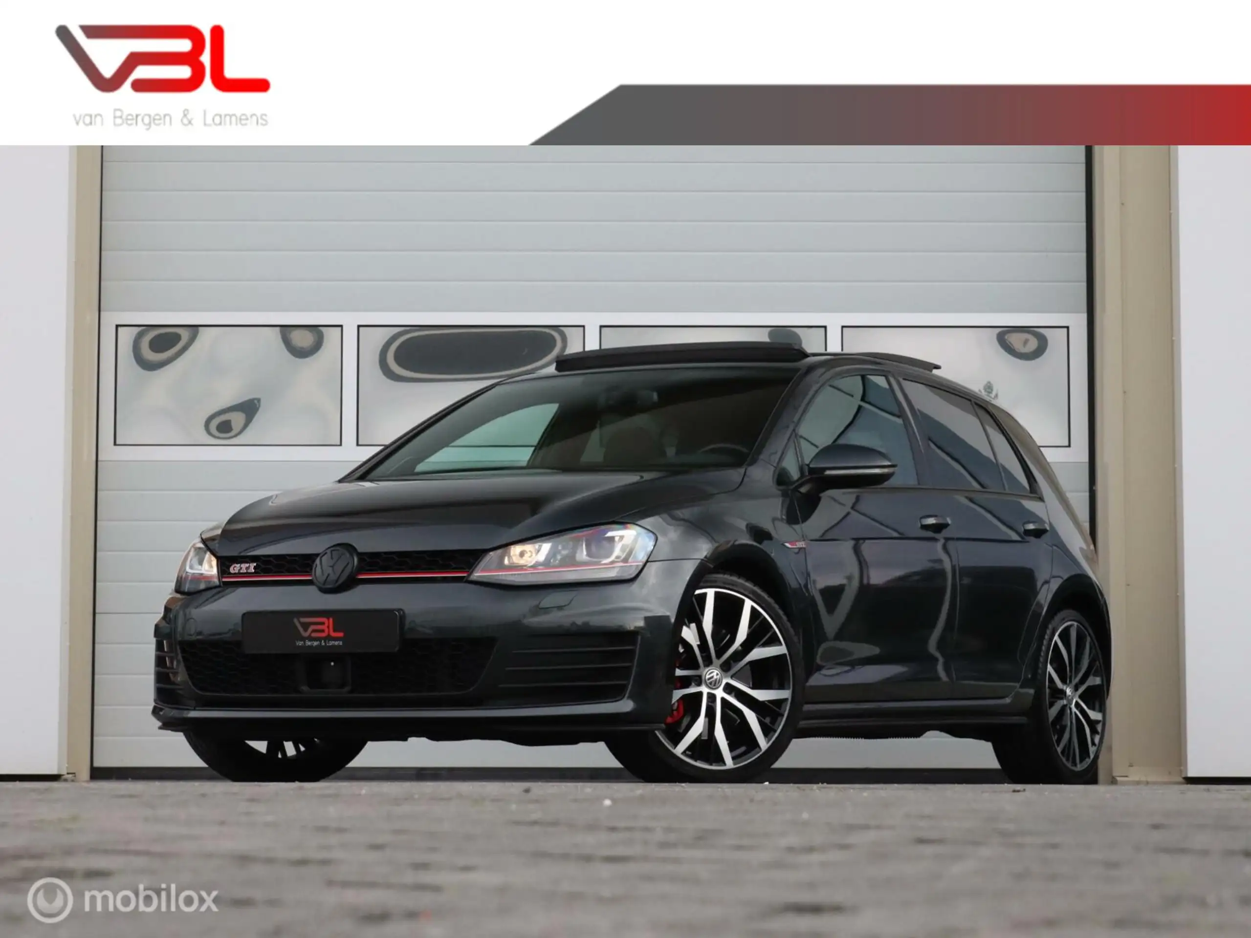 Volkswagen - Golf GTI