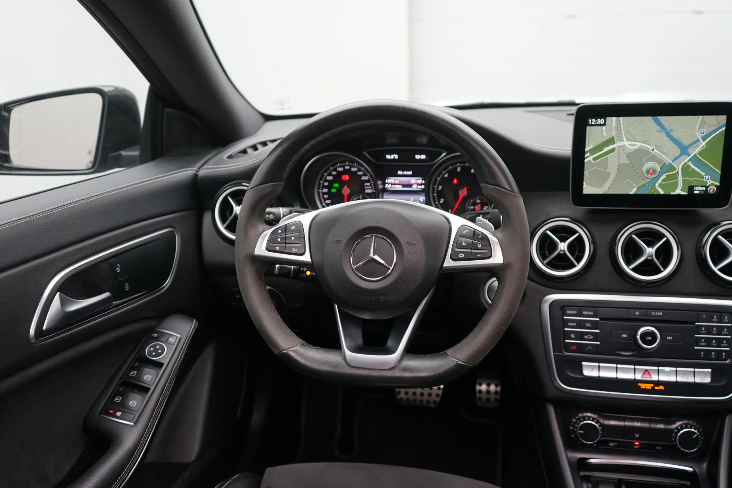 Mercedes-Benz - CLA 180