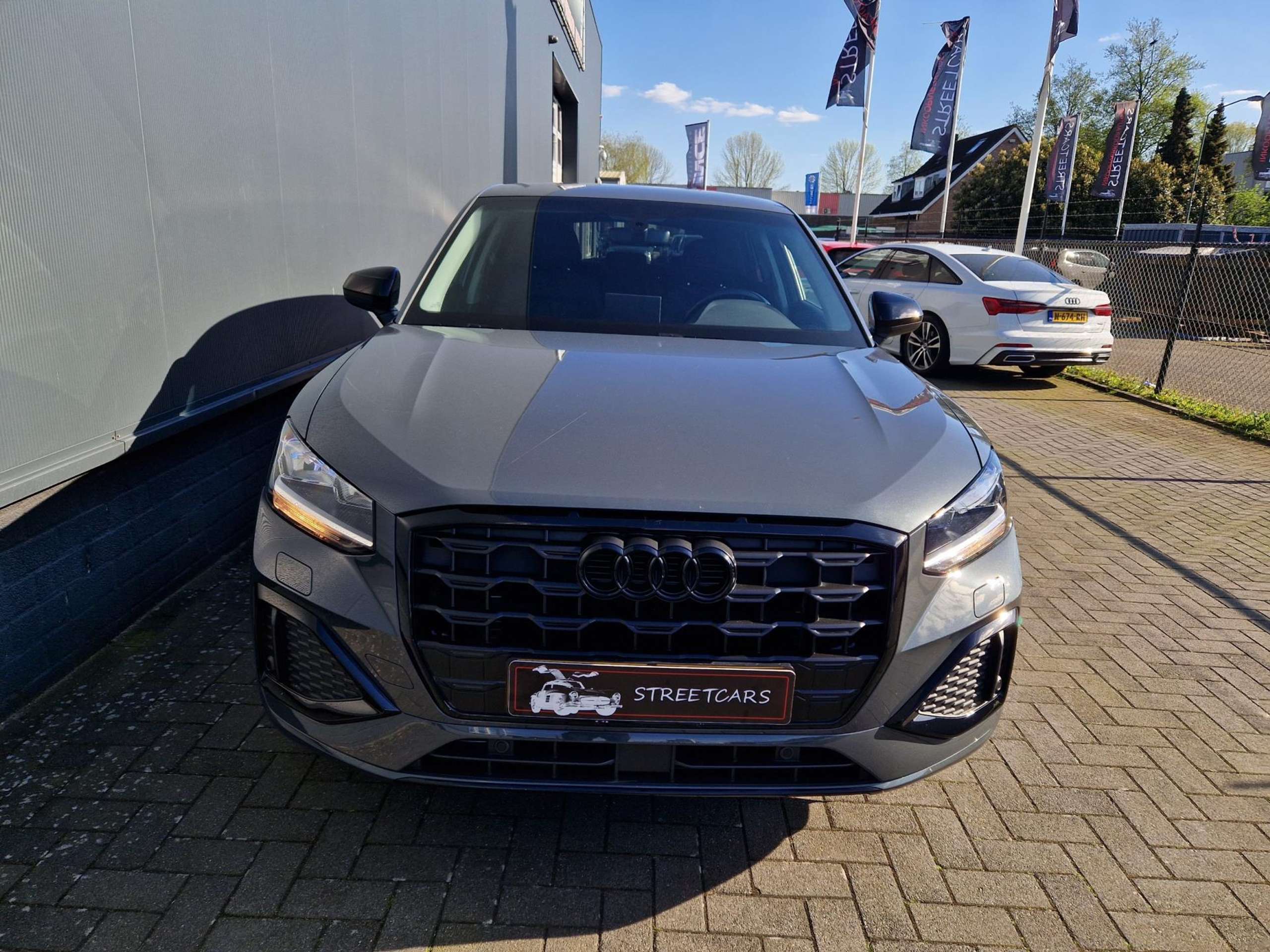 Audi - Q2