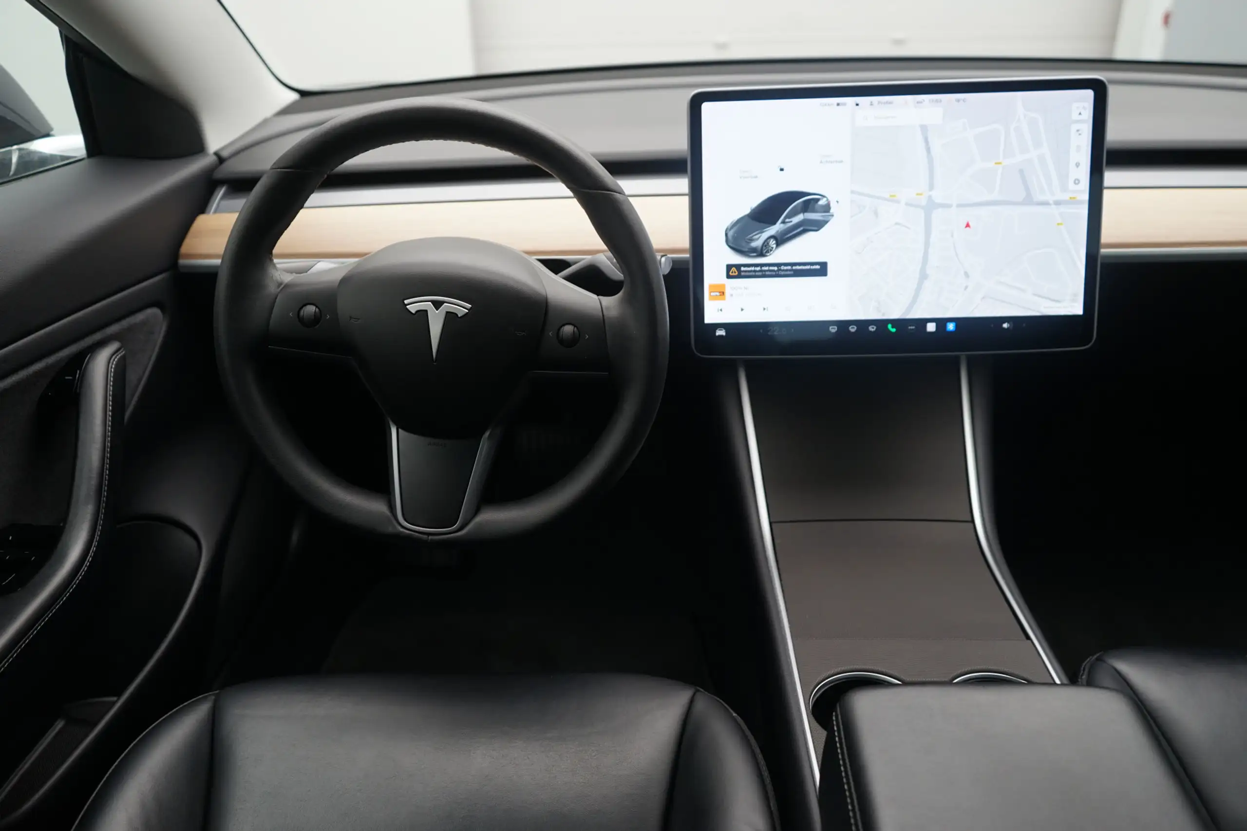 Tesla - Model 3