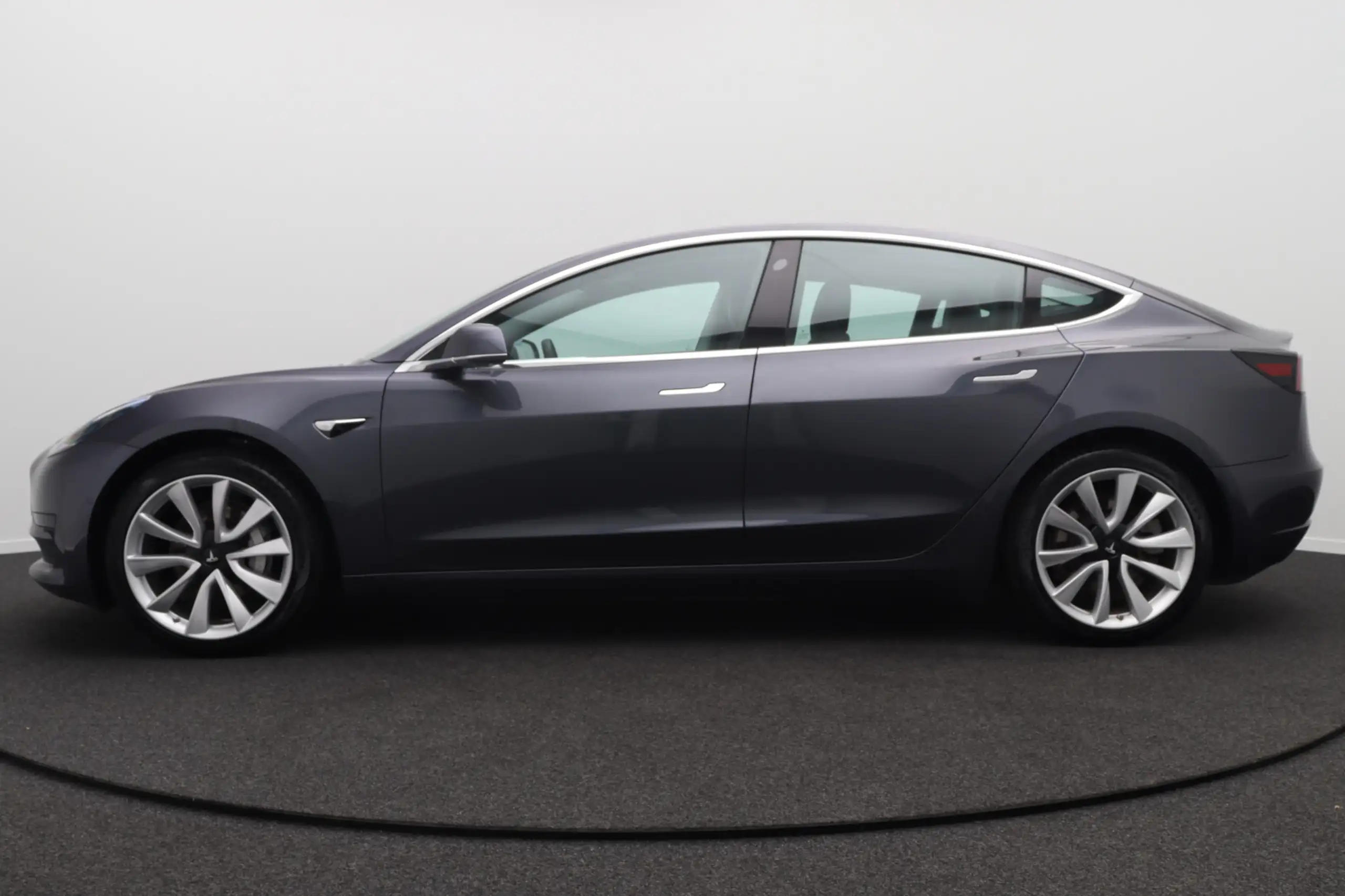 Tesla - Model 3