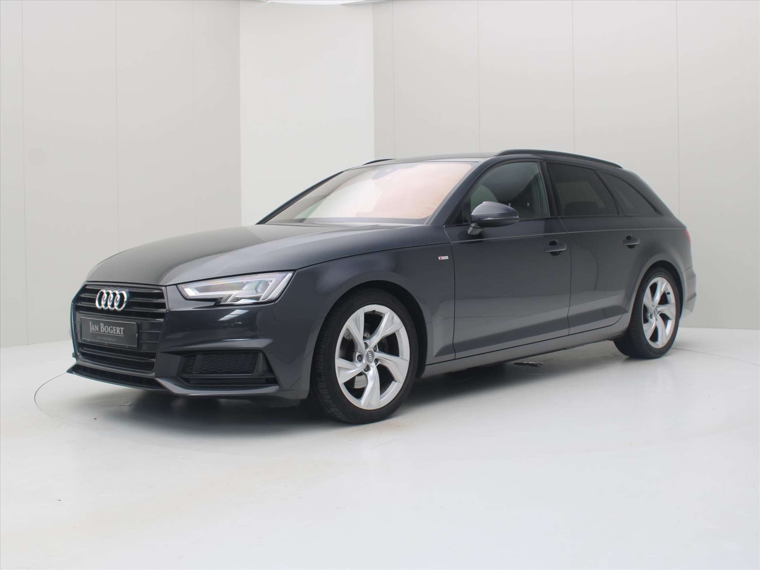 Audi A4 2019