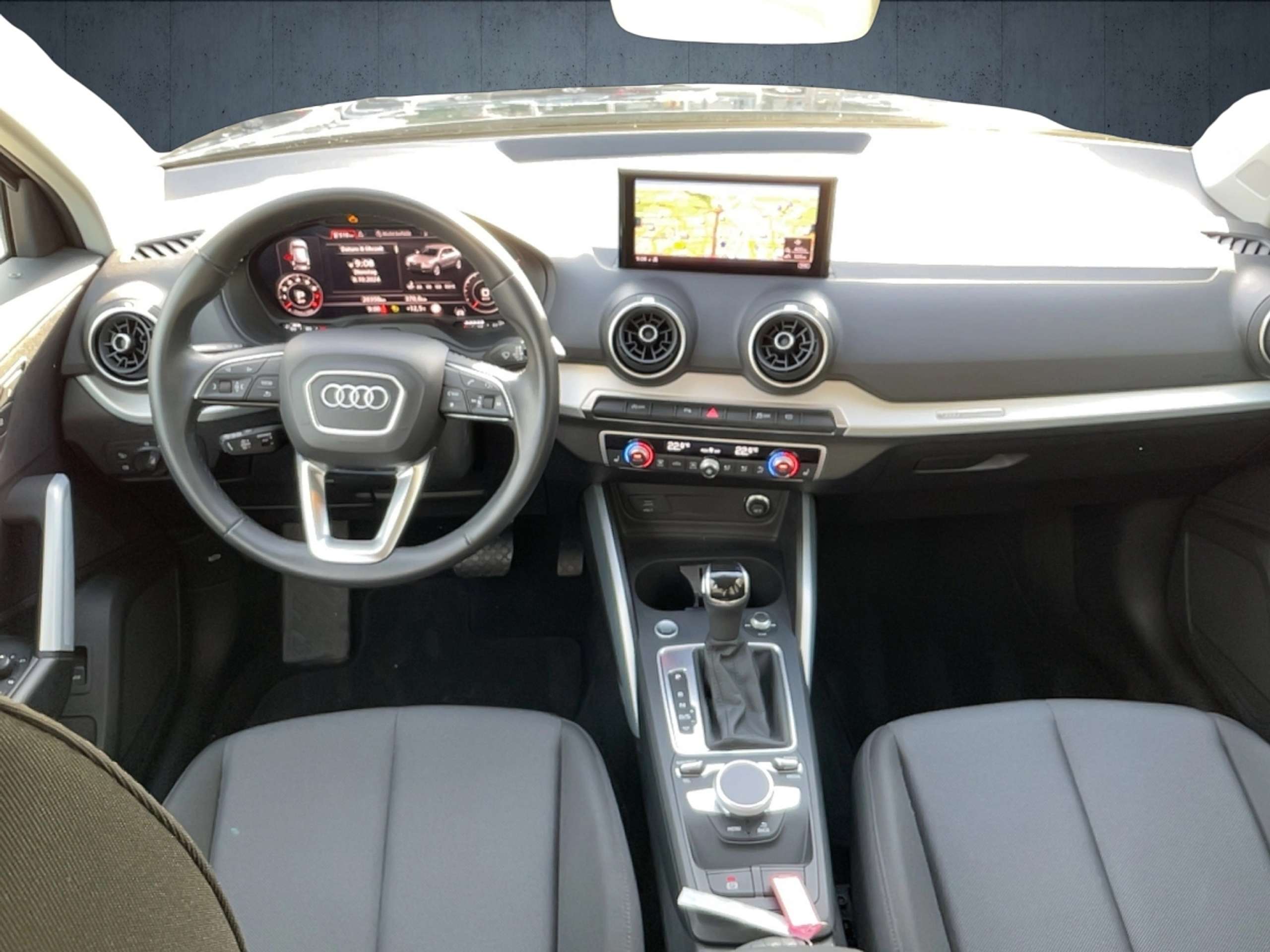 Audi - Q2