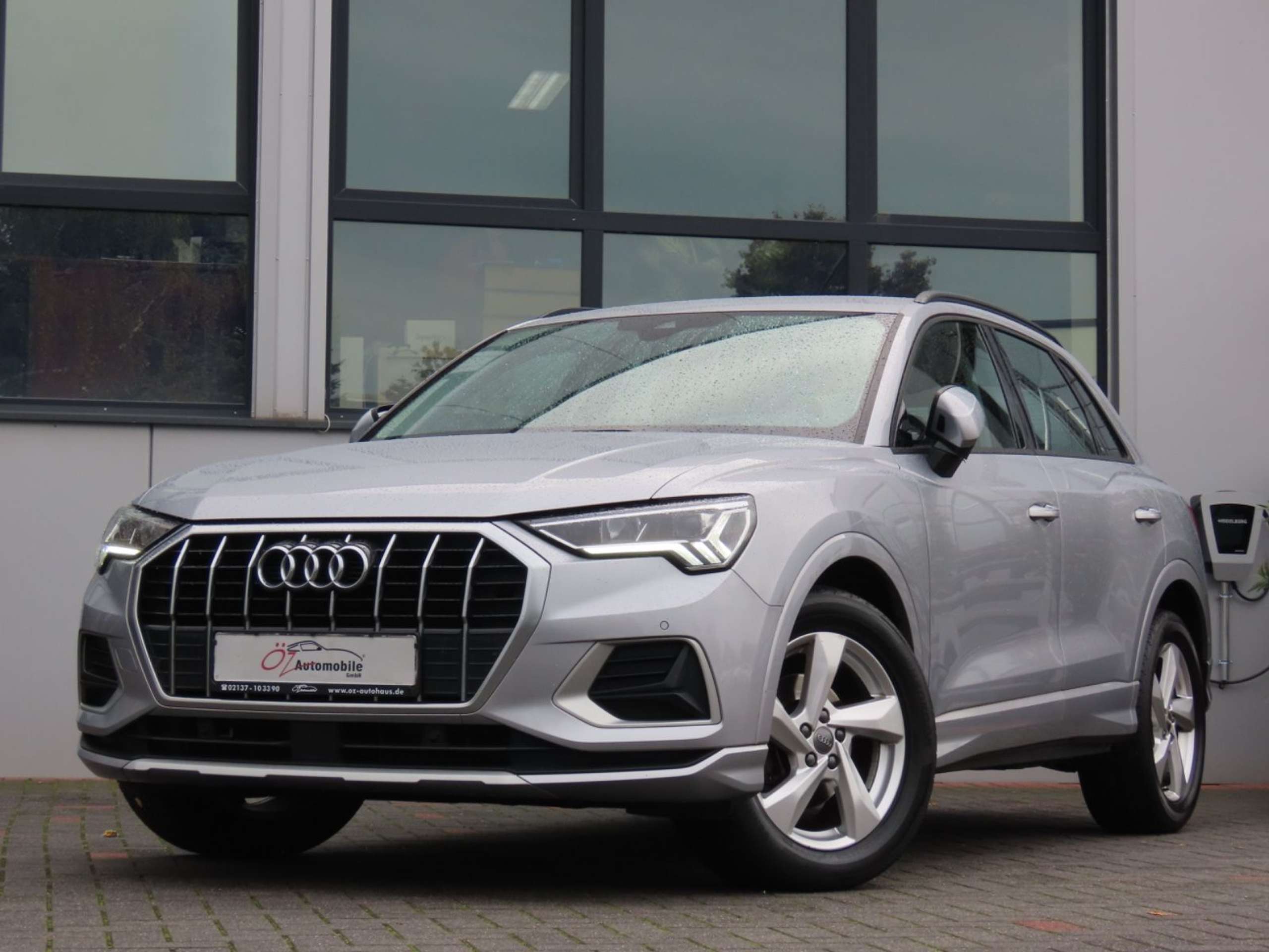 Audi - Q3