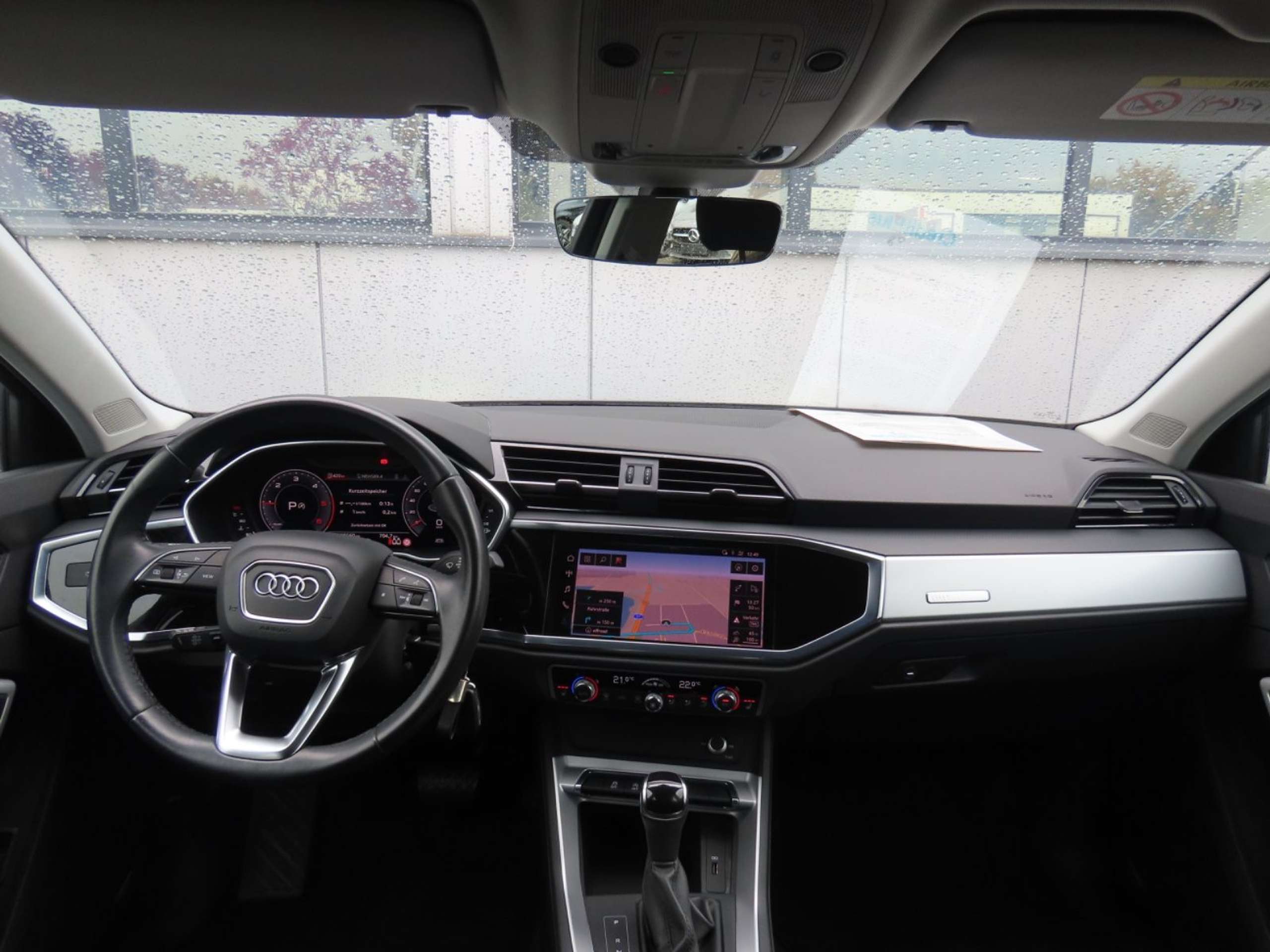 Audi - Q3