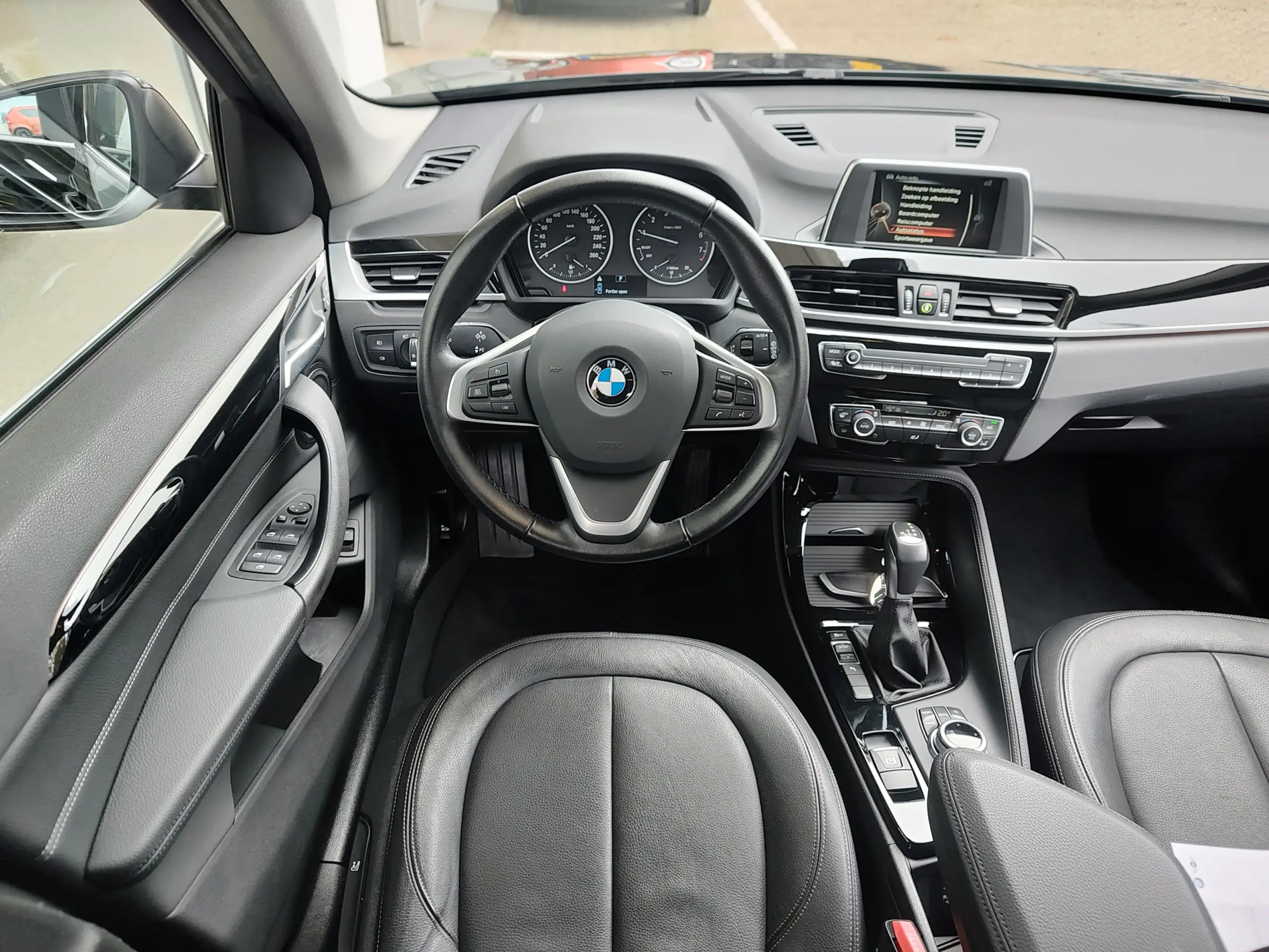 BMW - X1