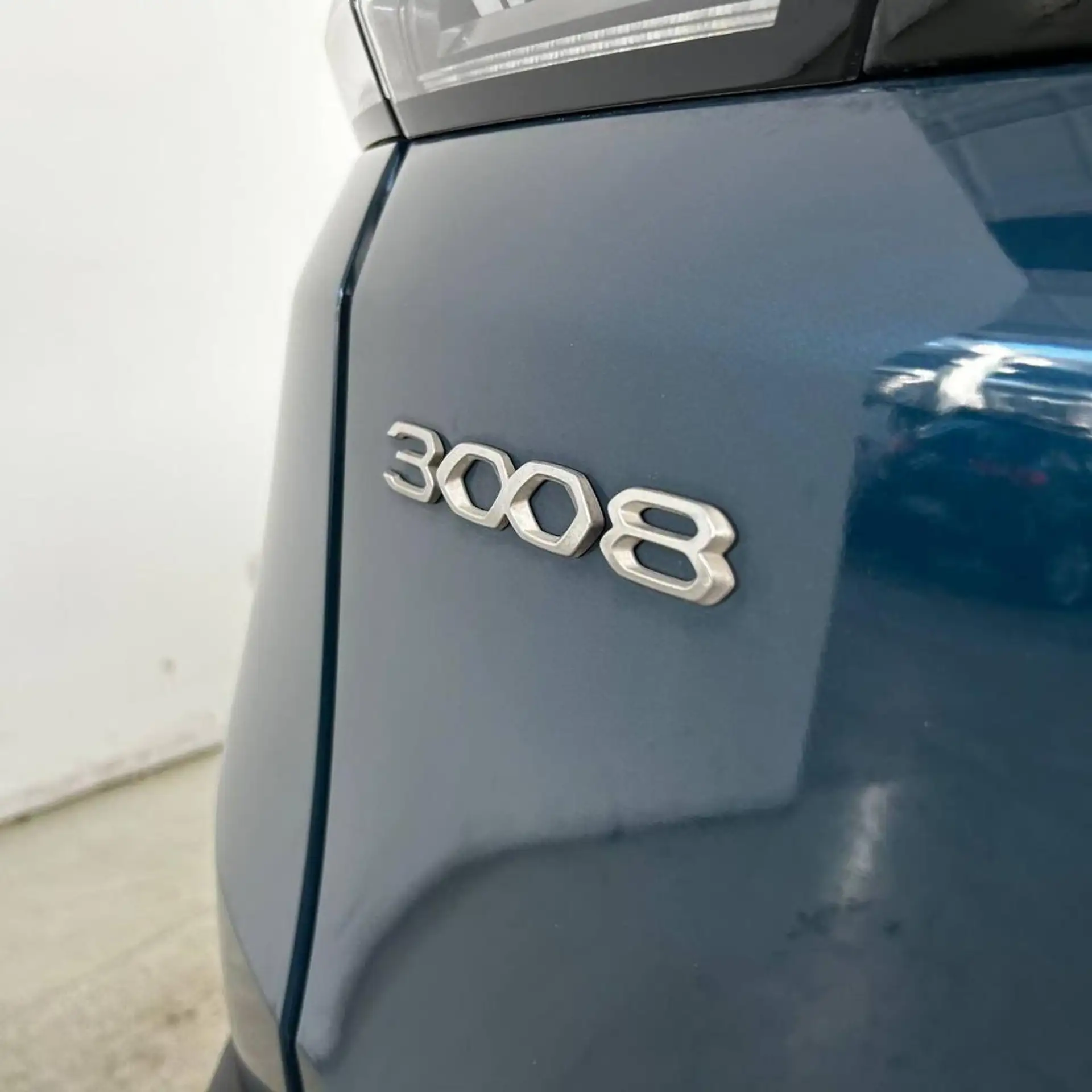 Peugeot - 3008