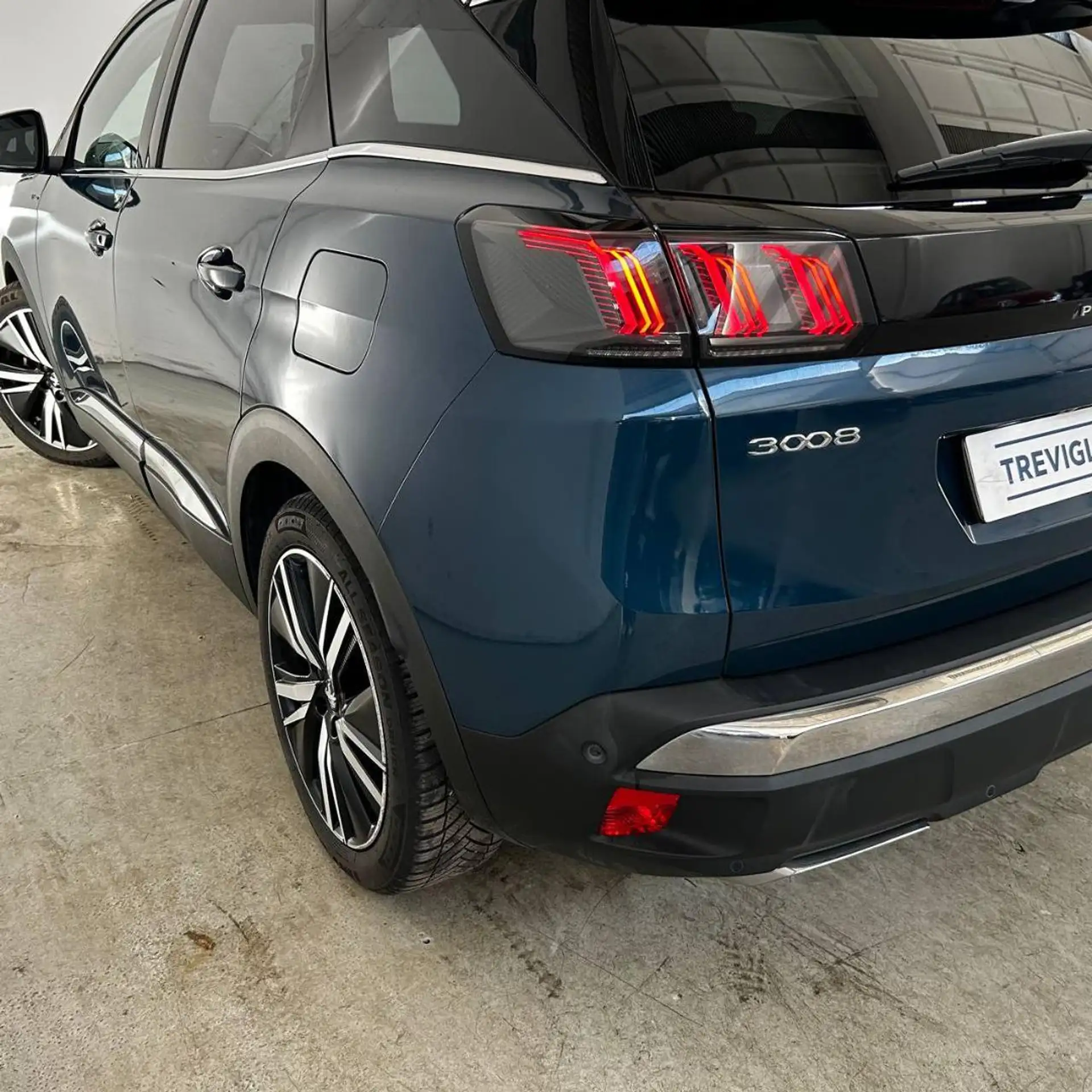 Peugeot - 3008