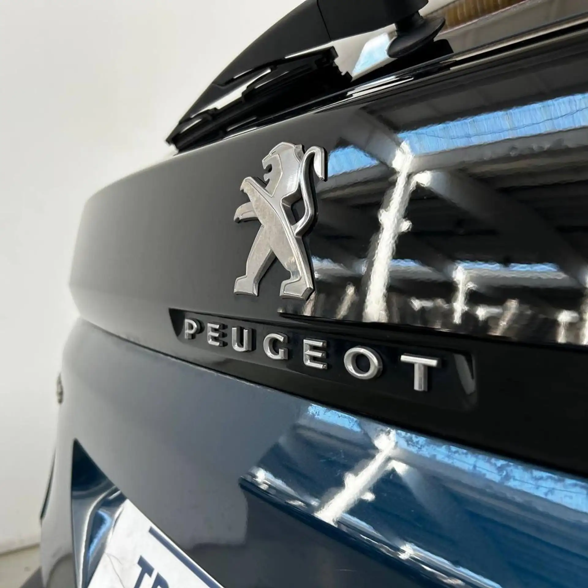 Peugeot - 3008