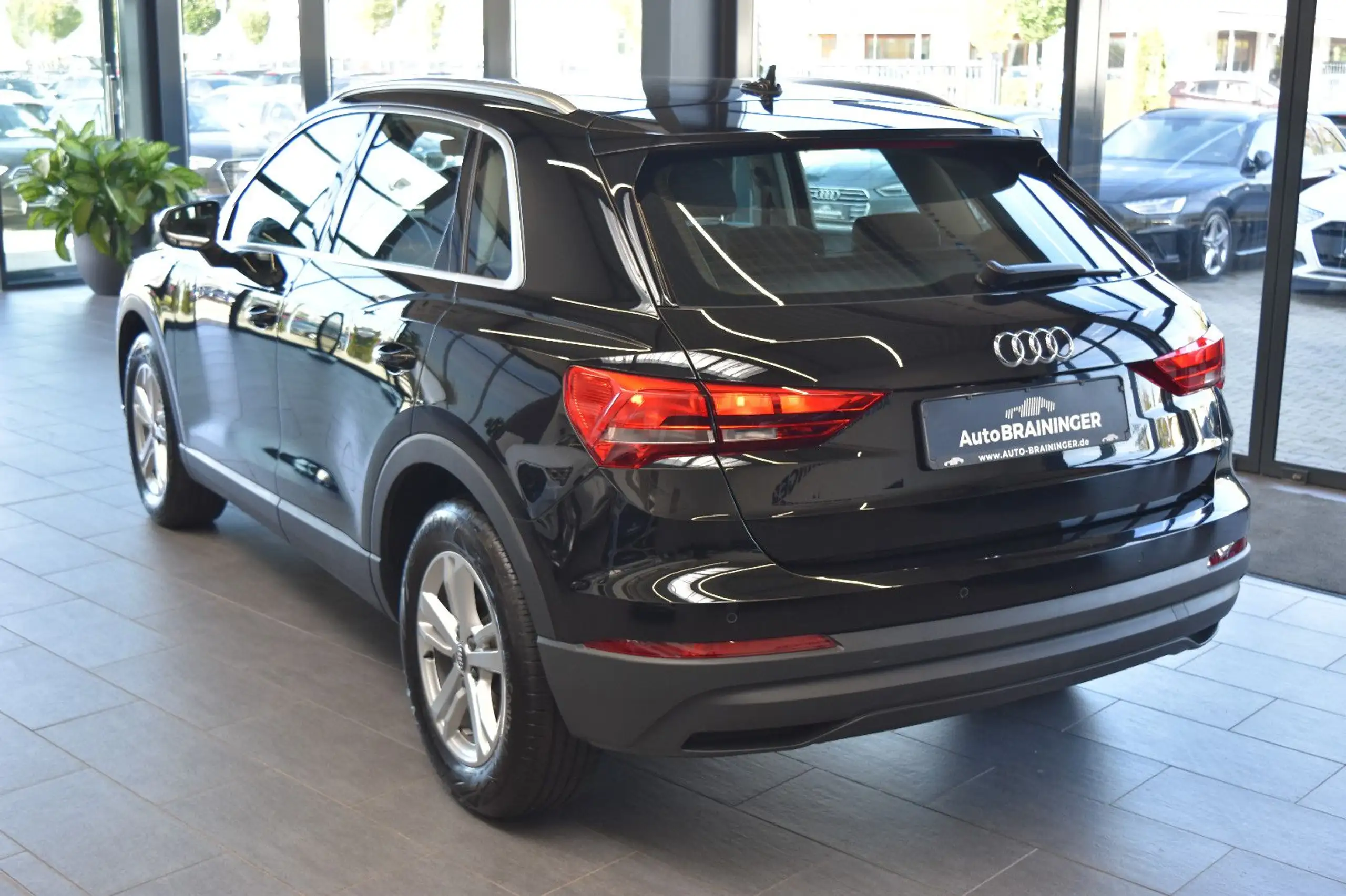 Audi - Q3