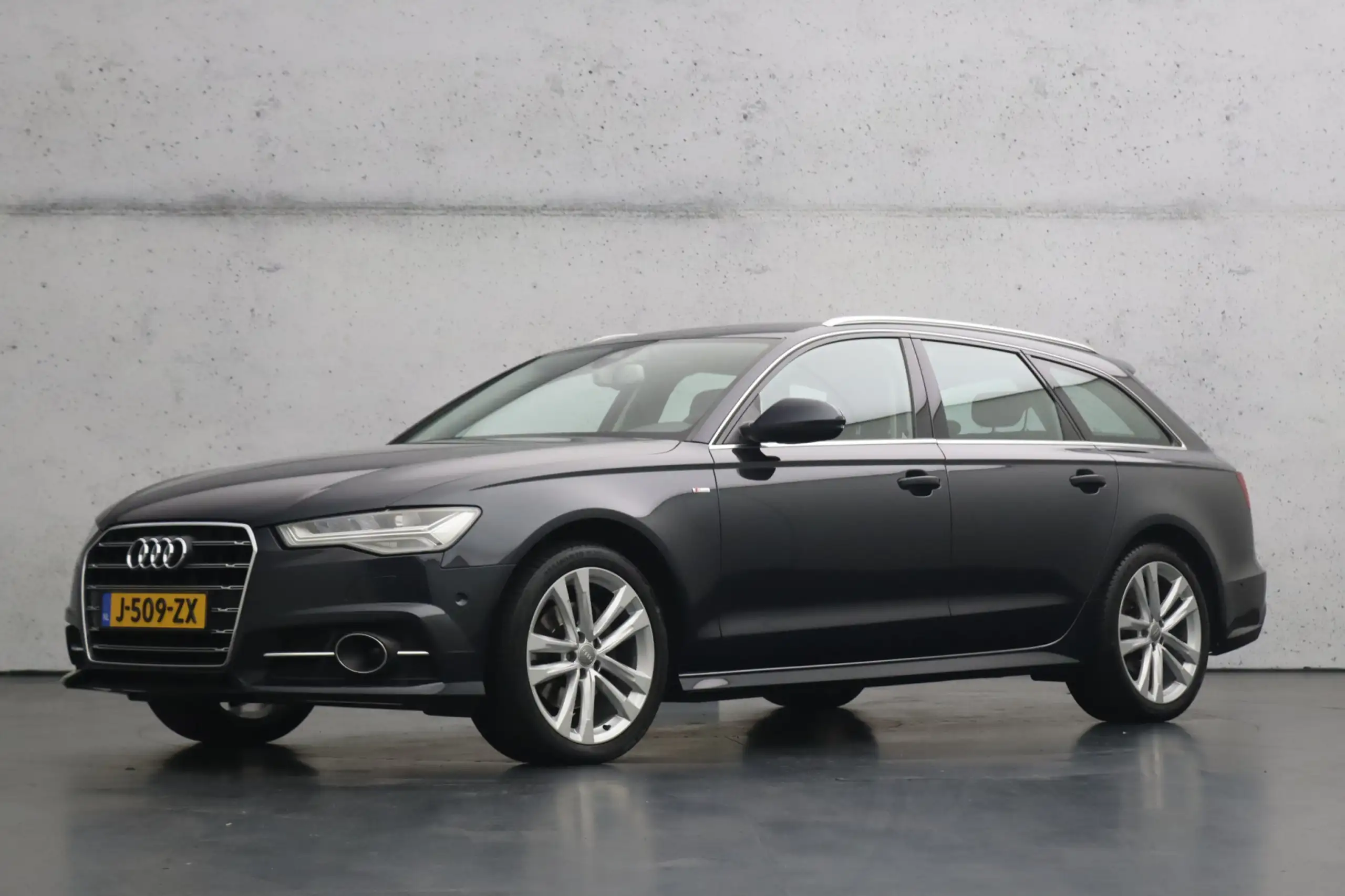 Audi - A6