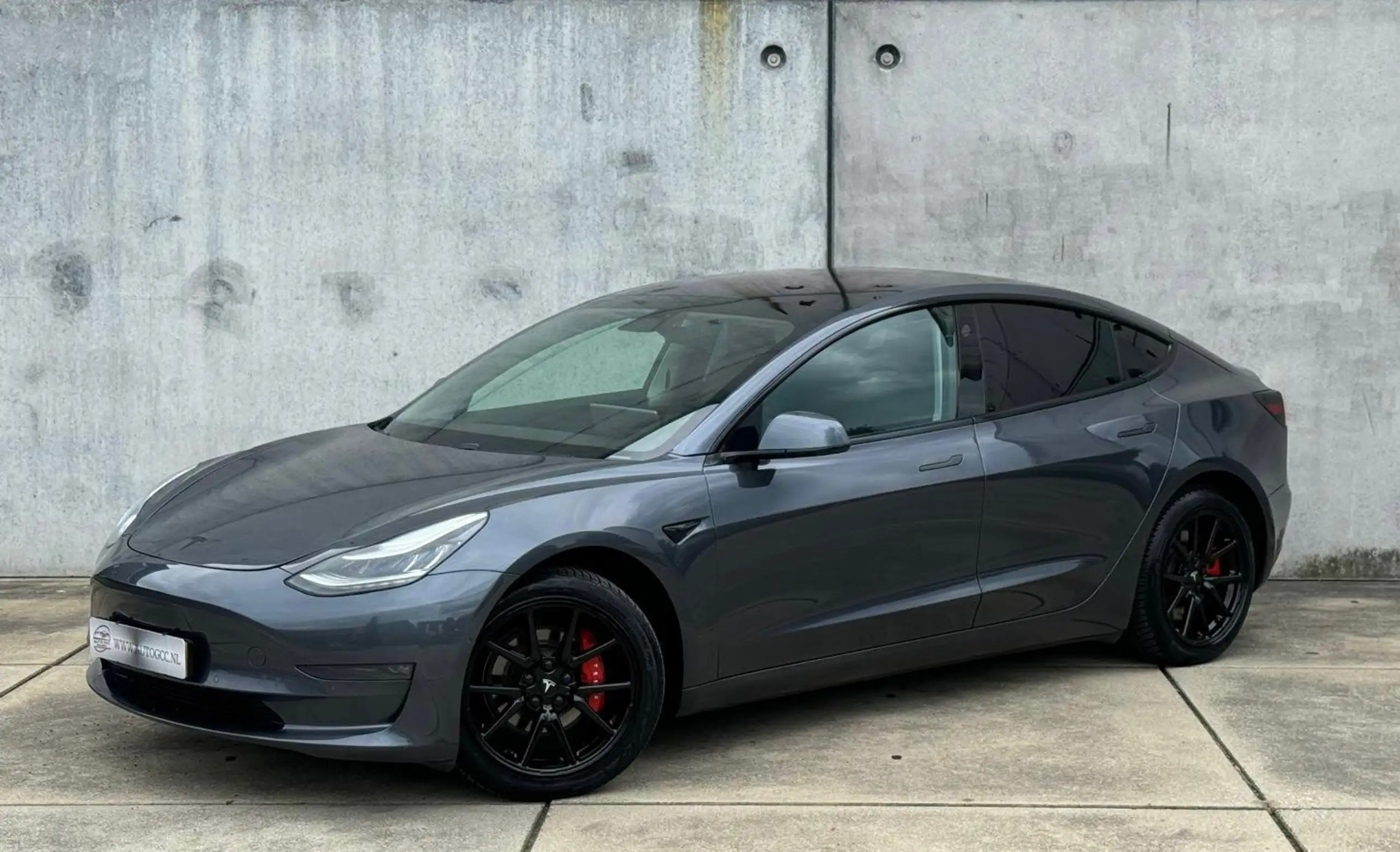 Tesla - Model 3