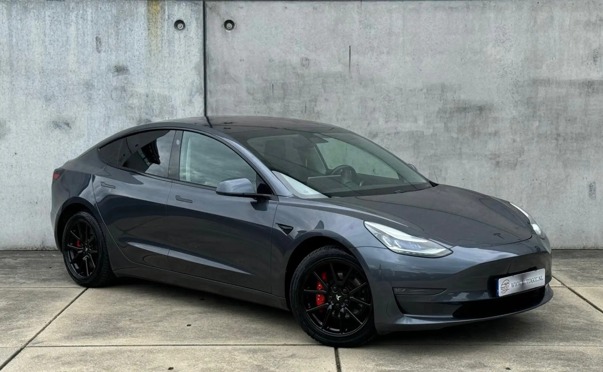 Tesla - Model 3