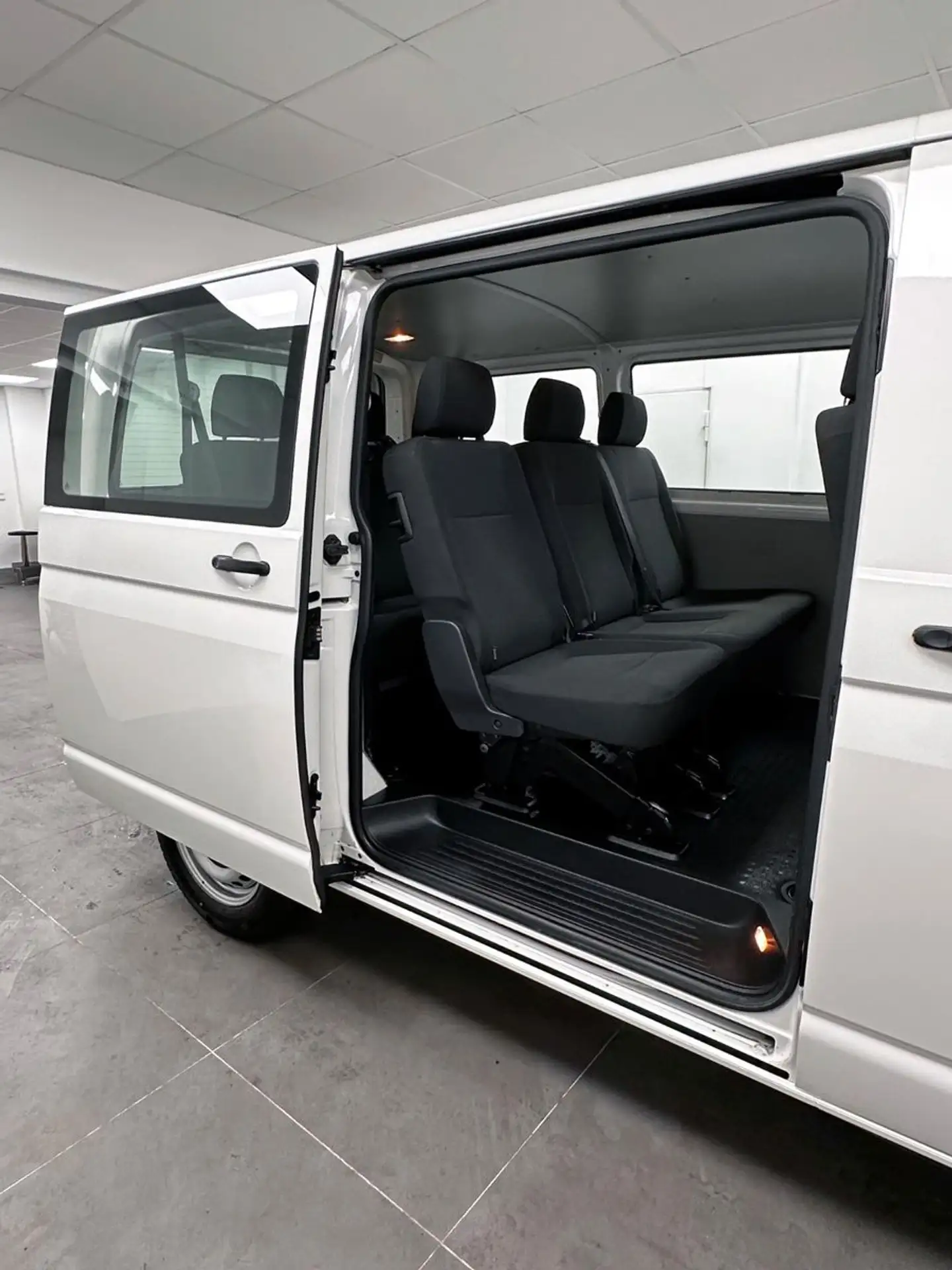 Volkswagen - T6 Transporter