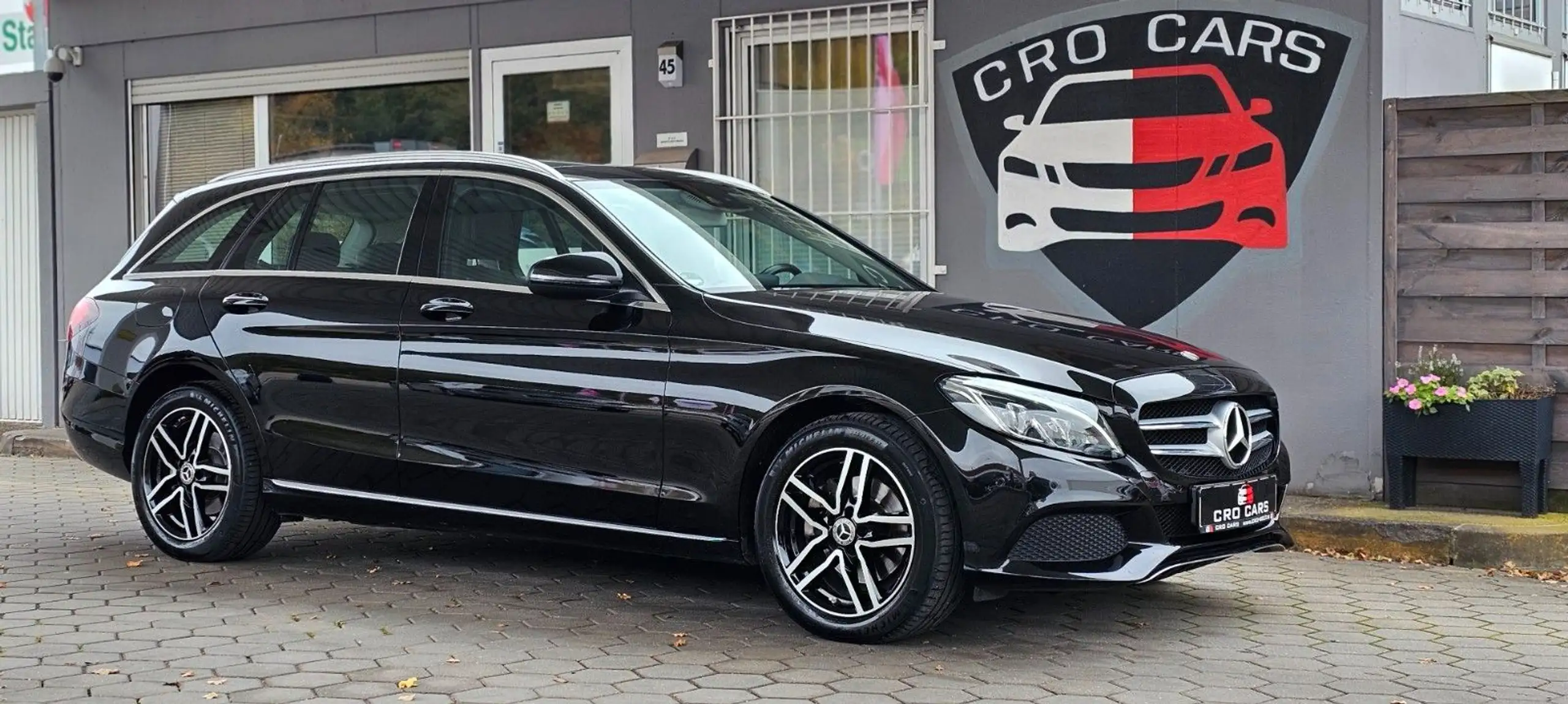 Mercedes-Benz - C 220