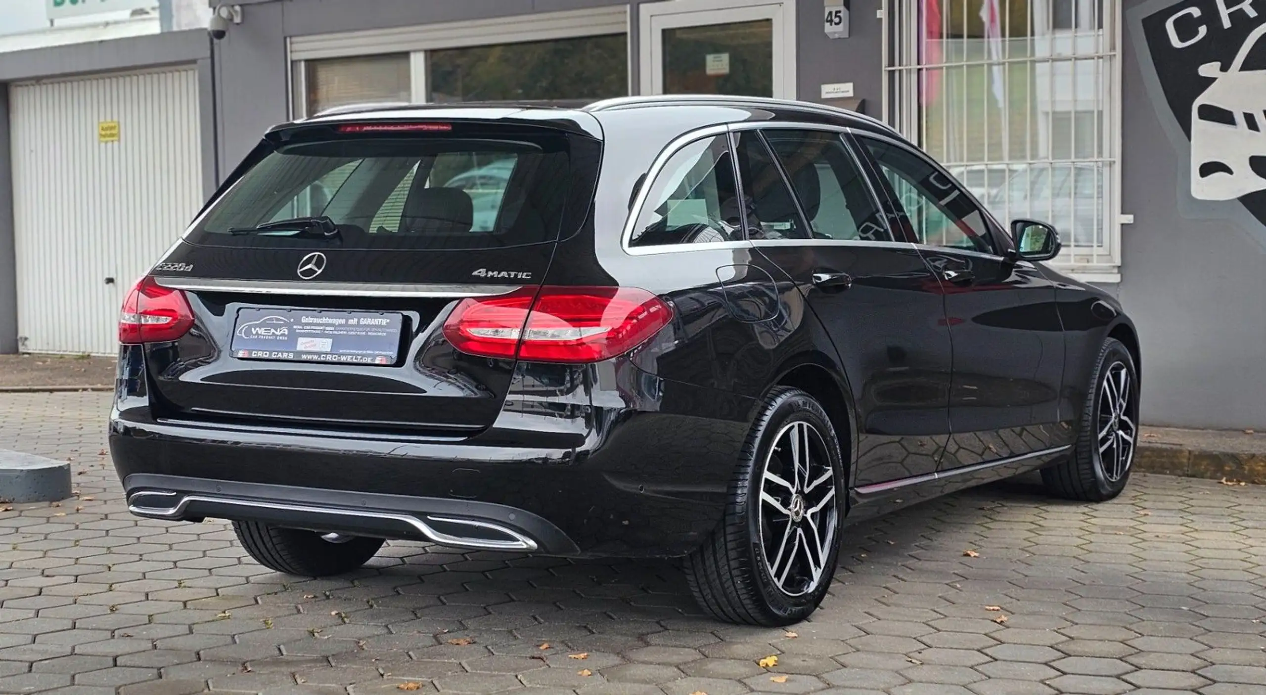 Mercedes-Benz - C 220