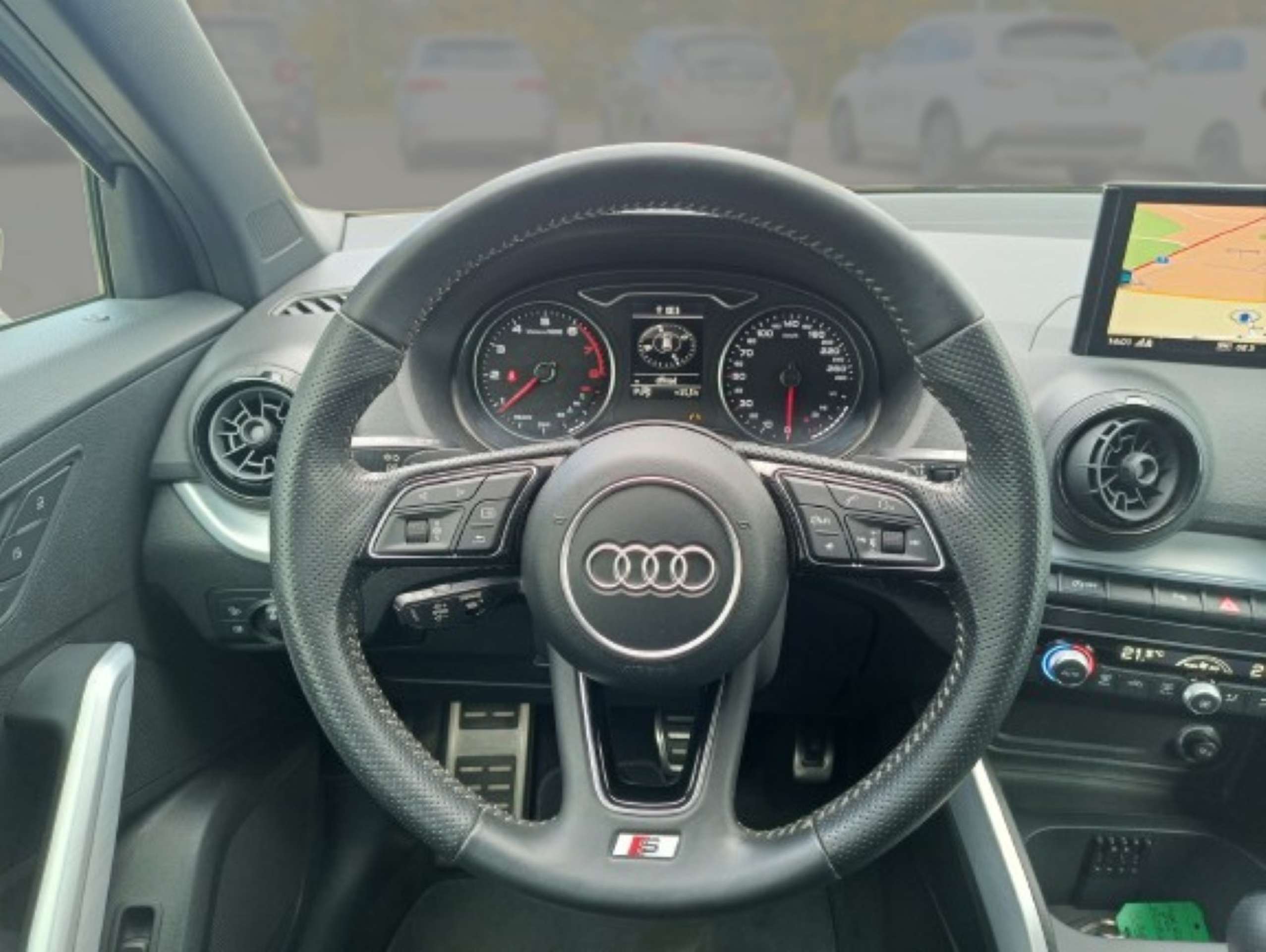 Audi - Q2