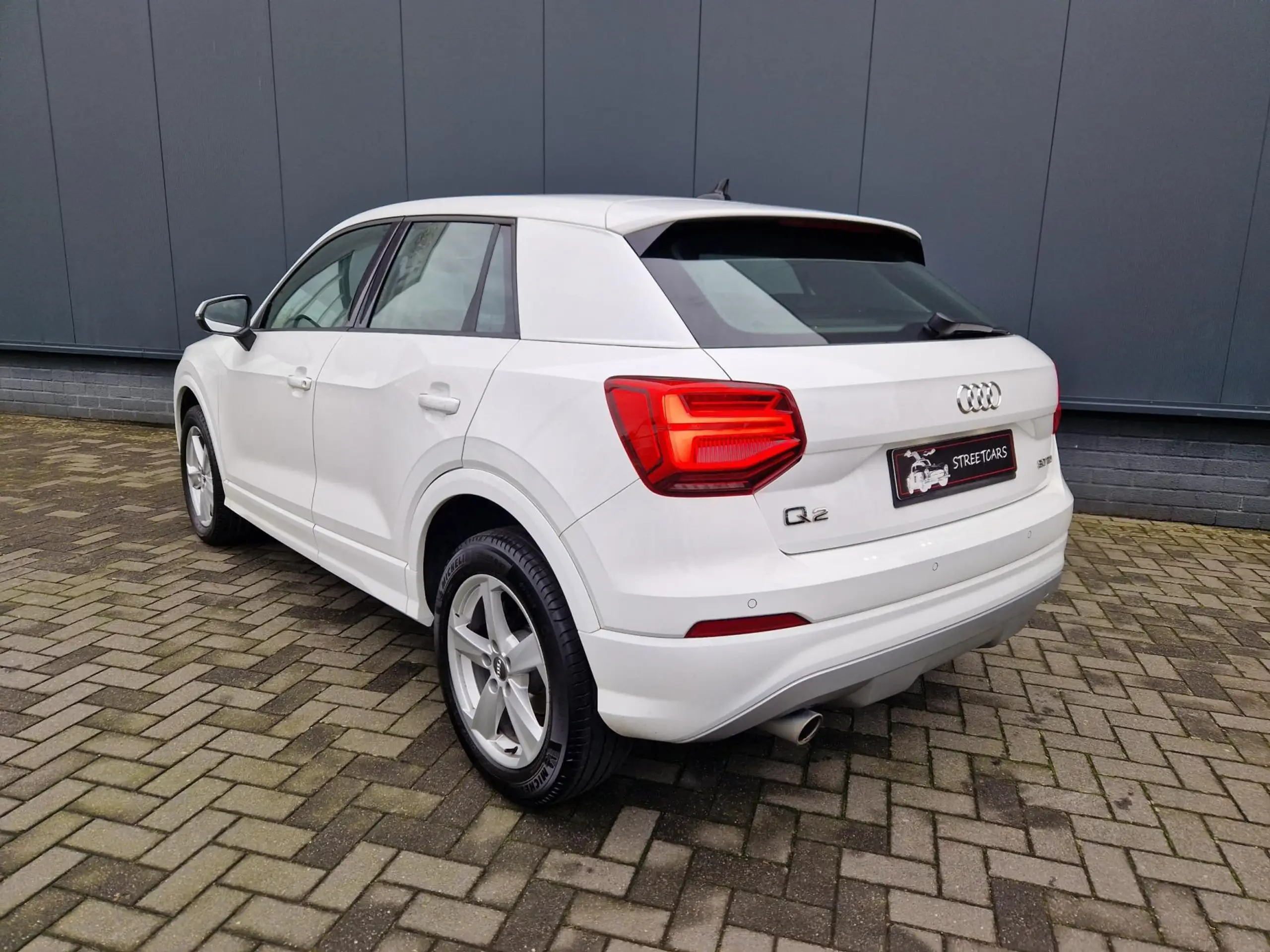 Audi - Q2