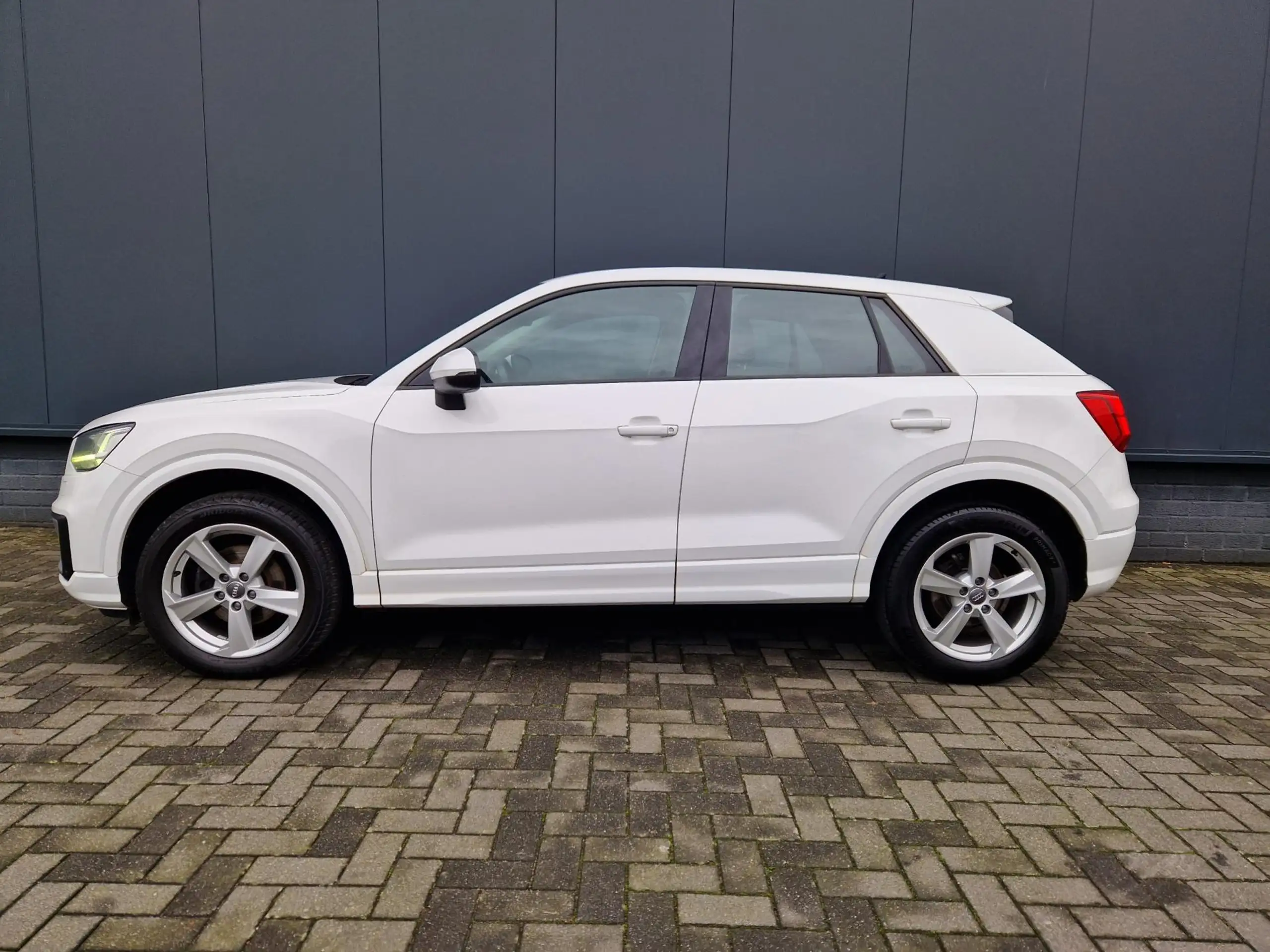 Audi - Q2