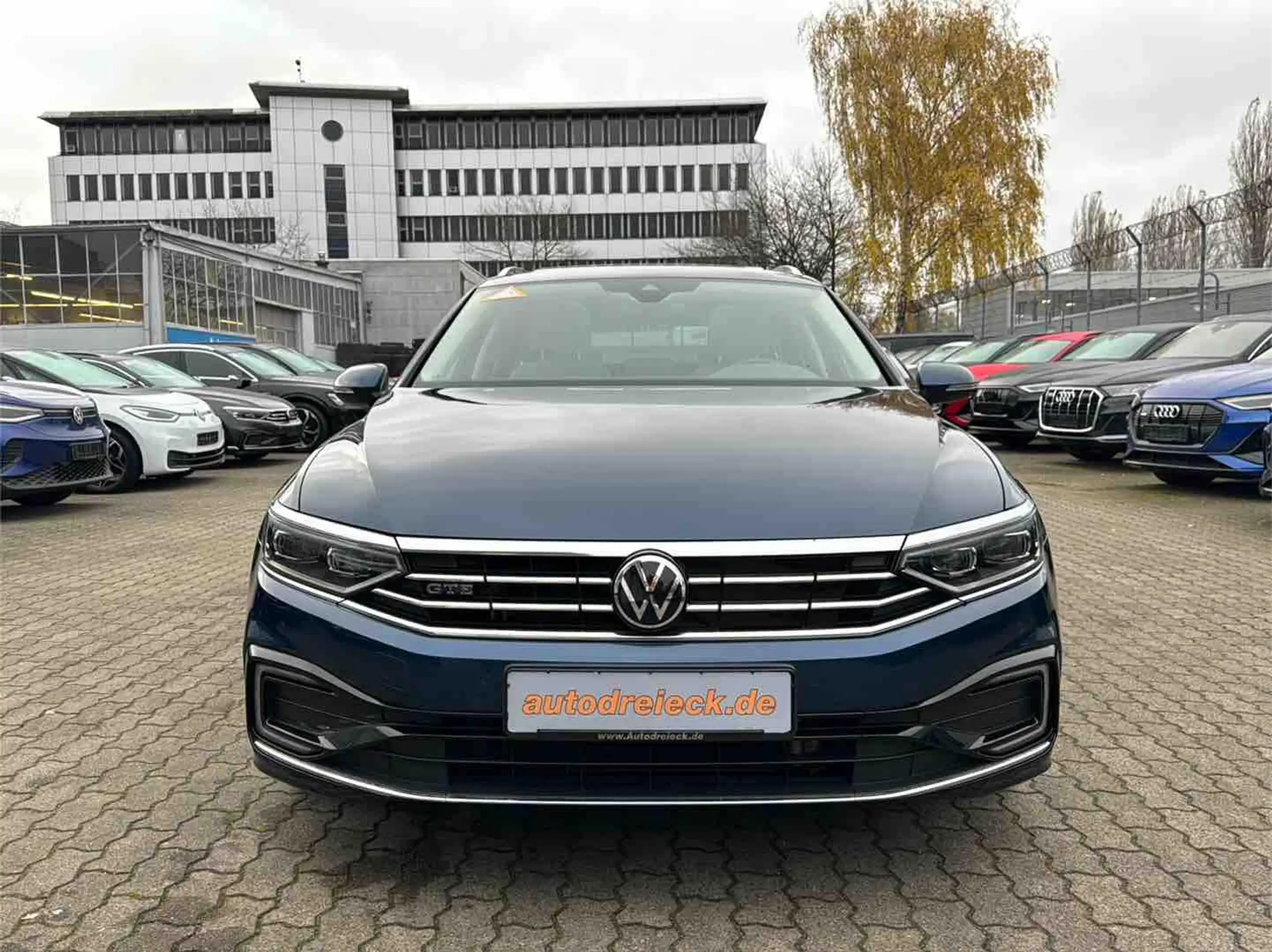 Volkswagen - Passat