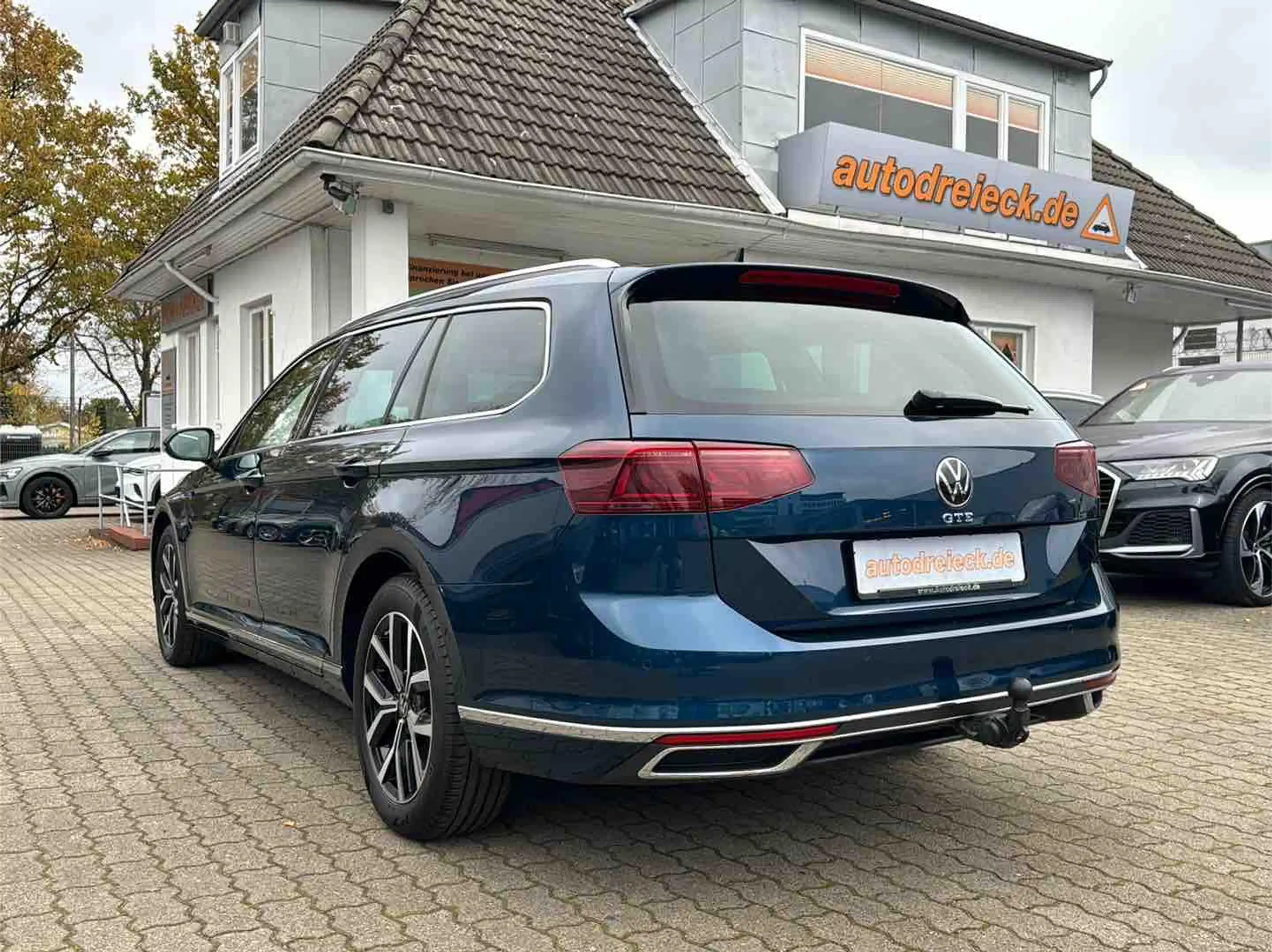 Volkswagen - Passat