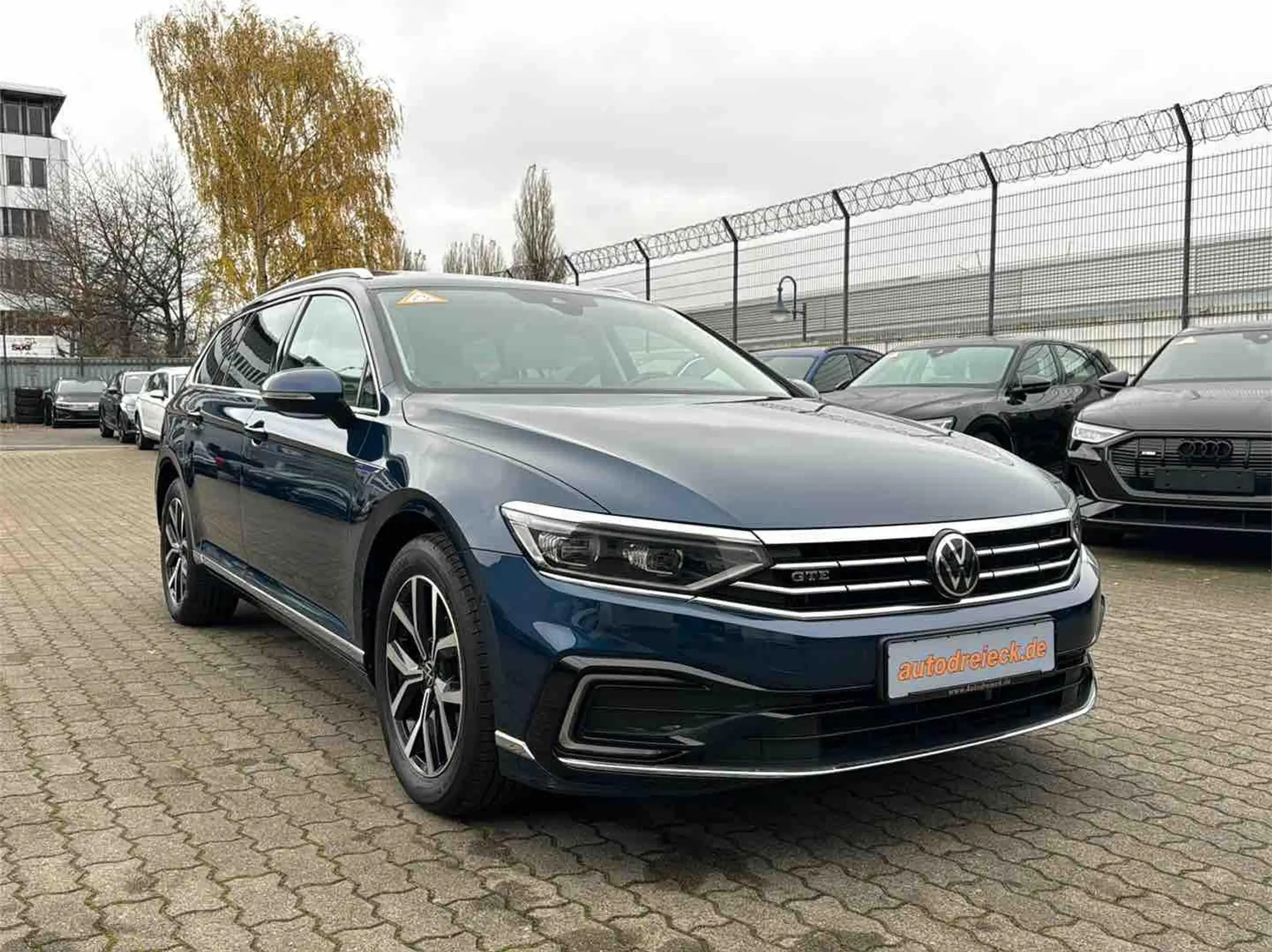 Volkswagen - Passat