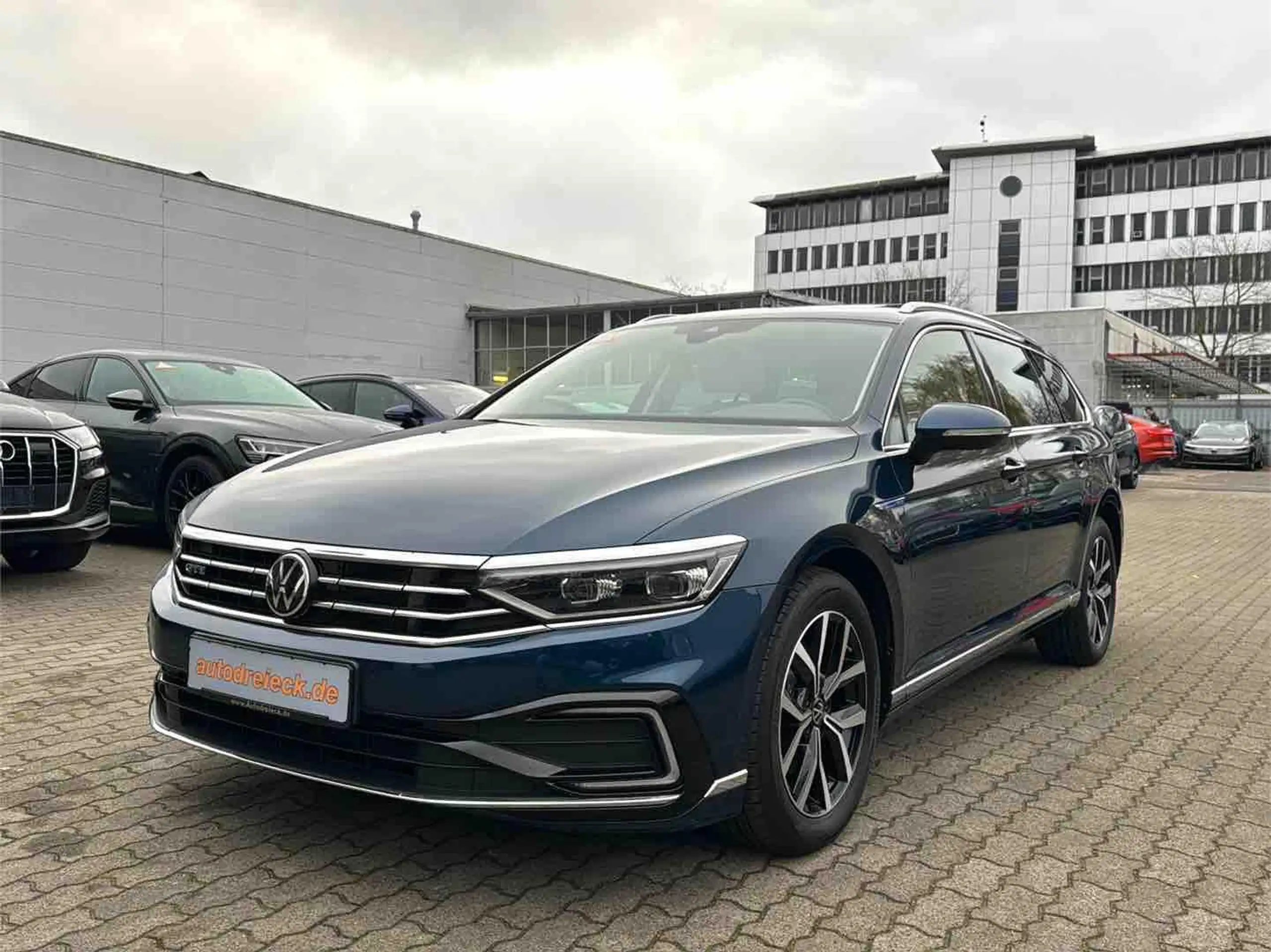 Volkswagen - Passat