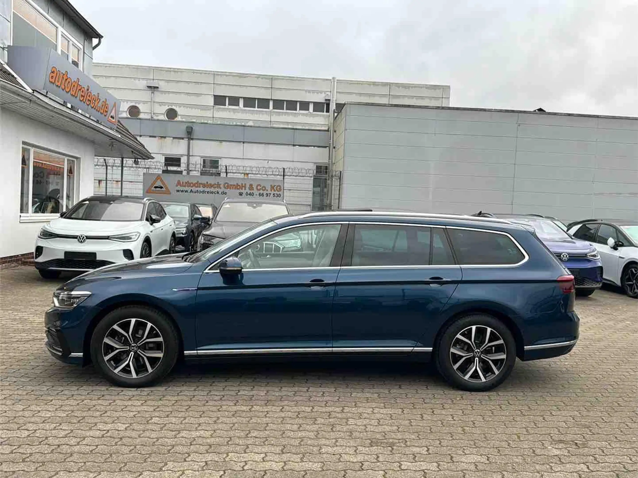 Volkswagen - Passat