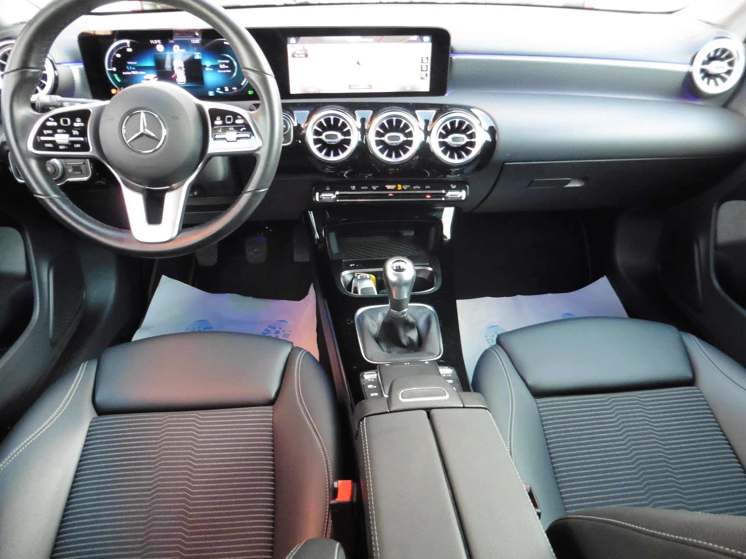 Mercedes-Benz - CLA 180