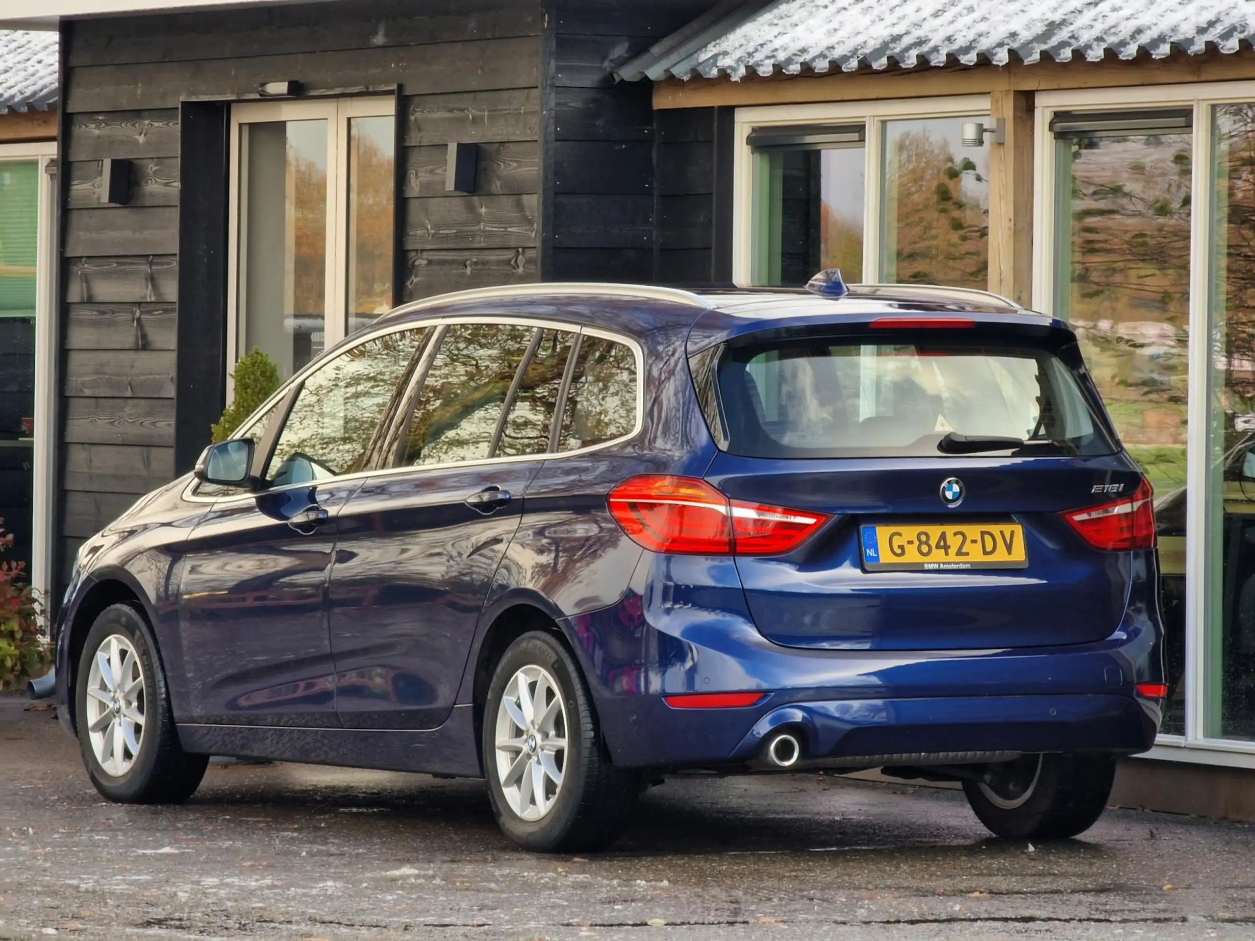 BMW - 218