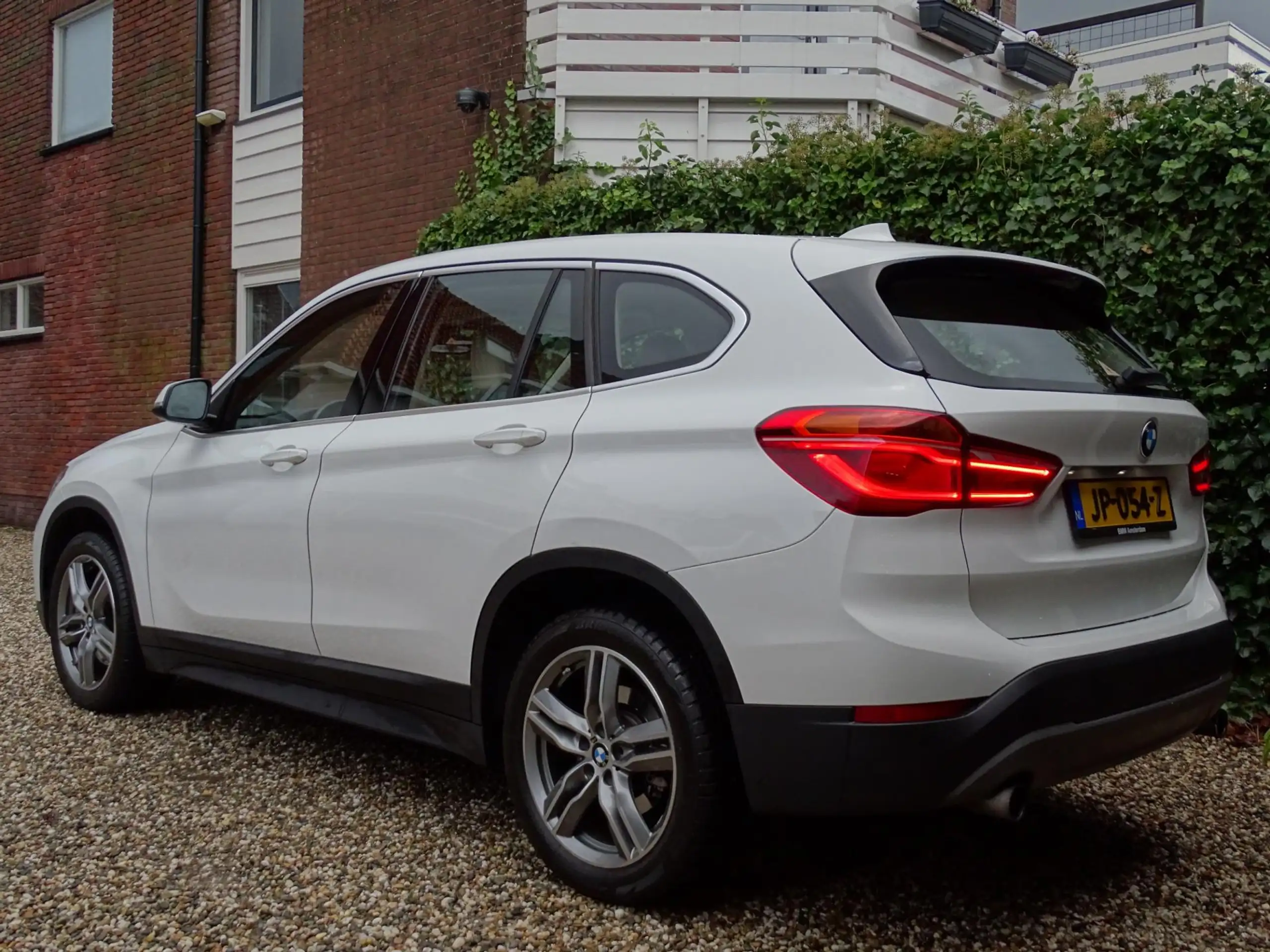 BMW - X1