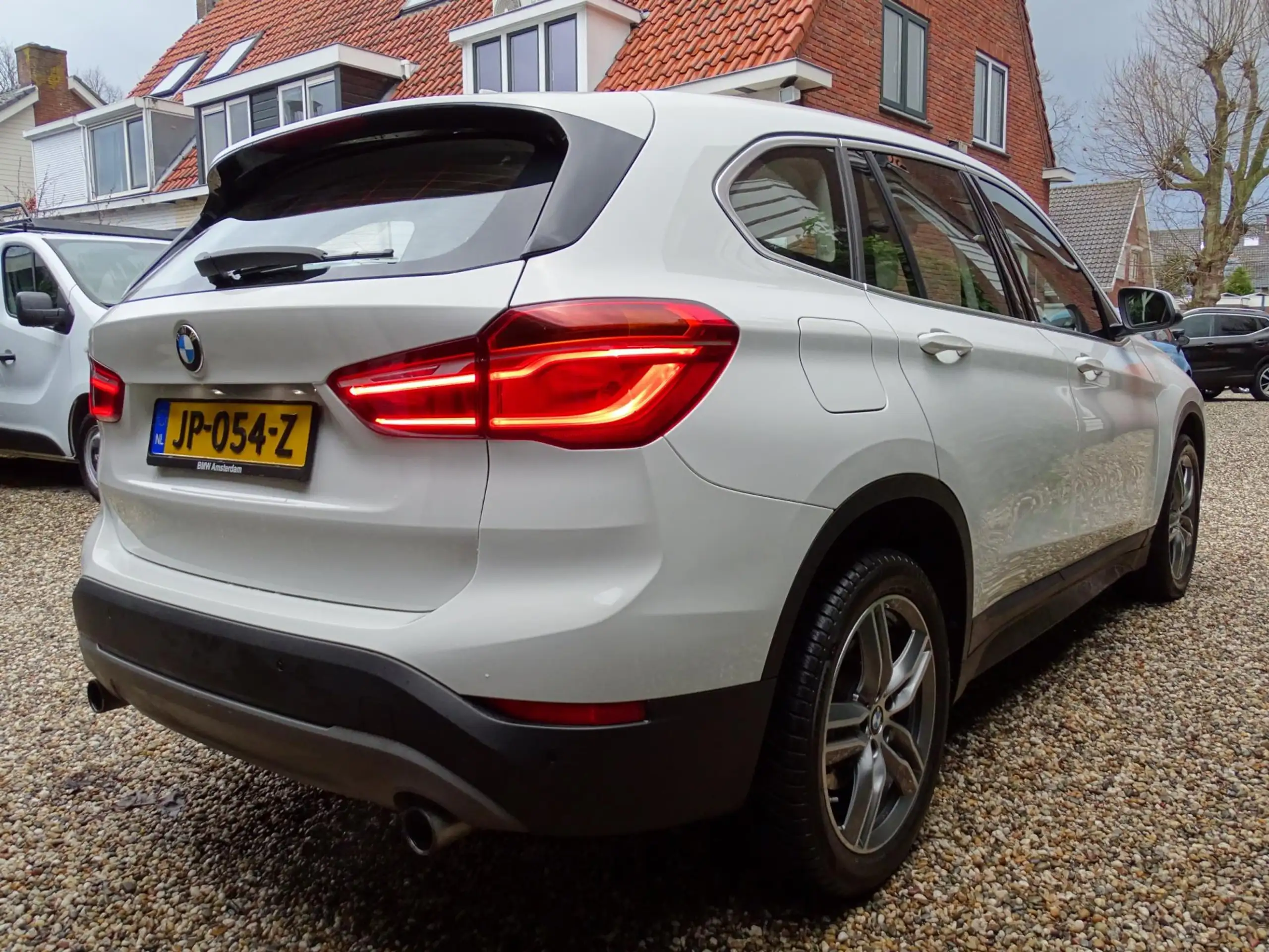 BMW - X1