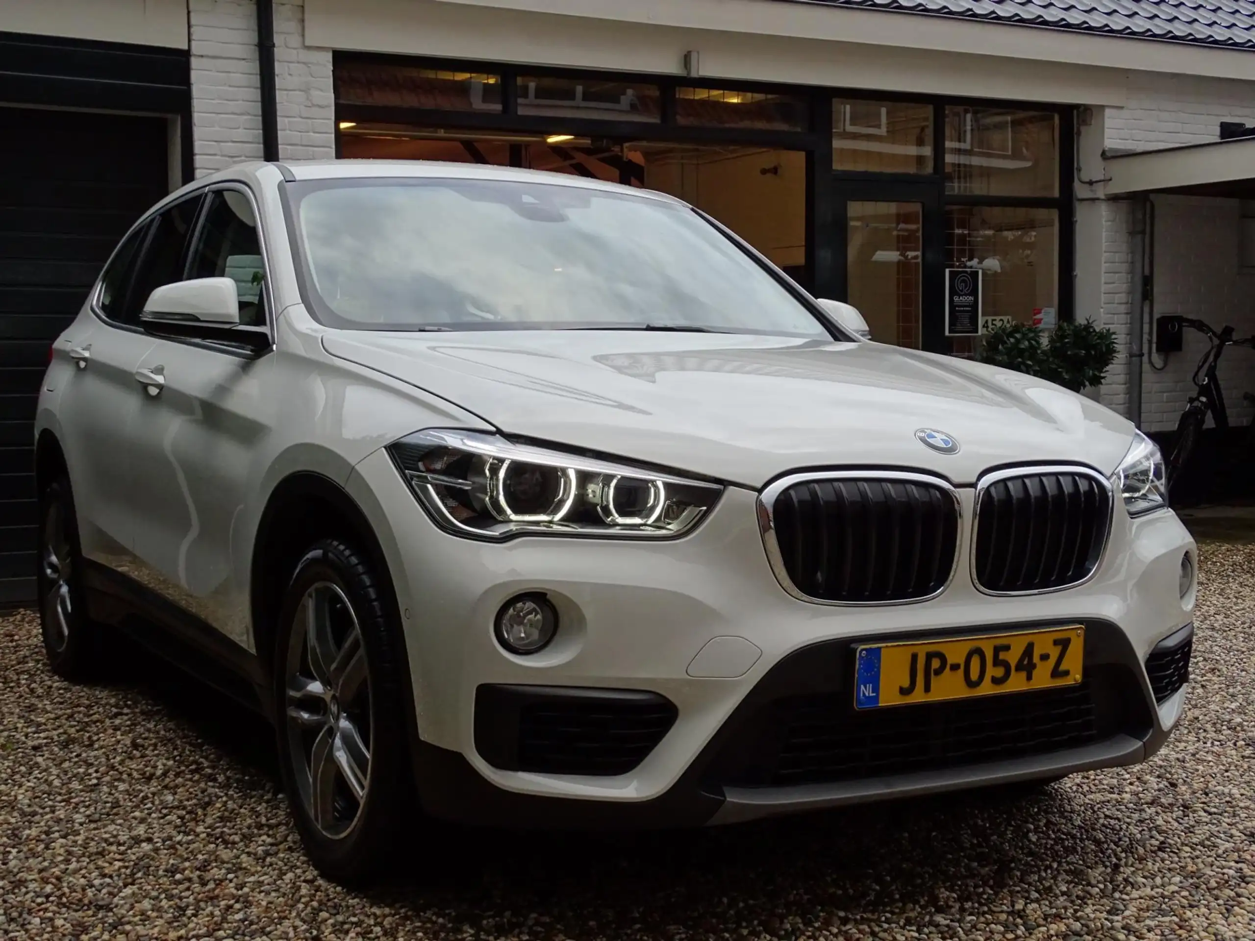 BMW - X1