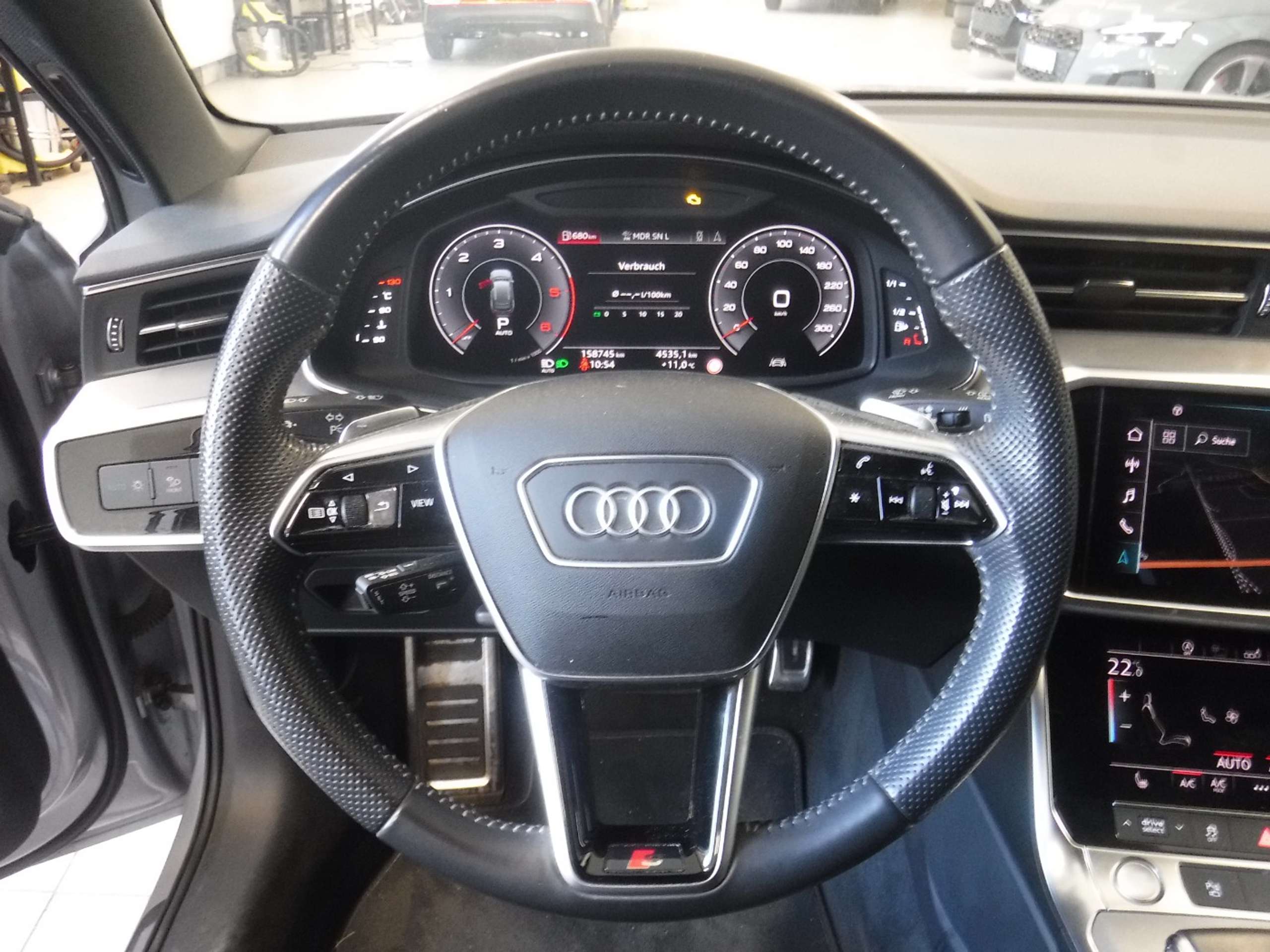 Audi - A6