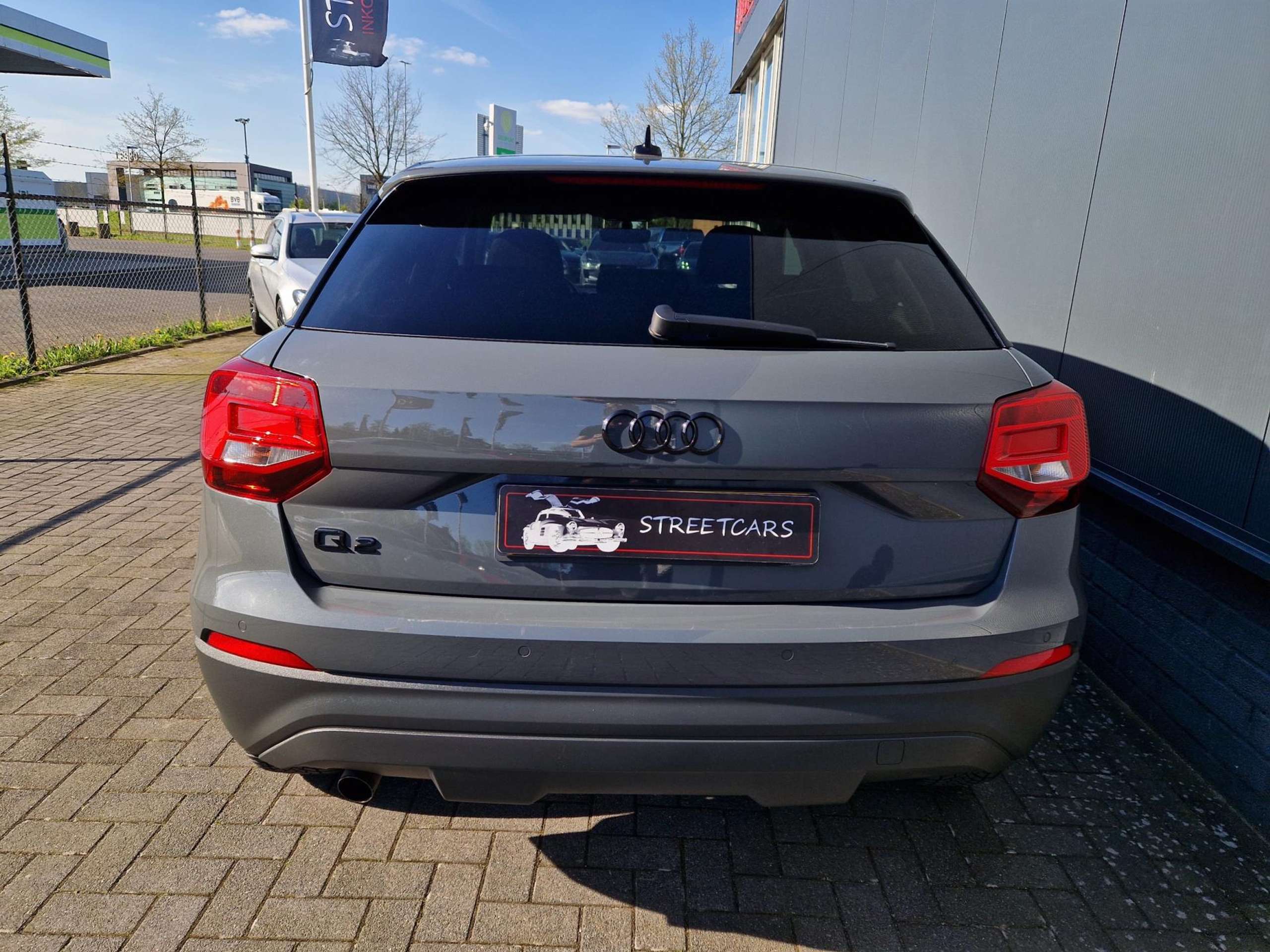 Audi - Q2