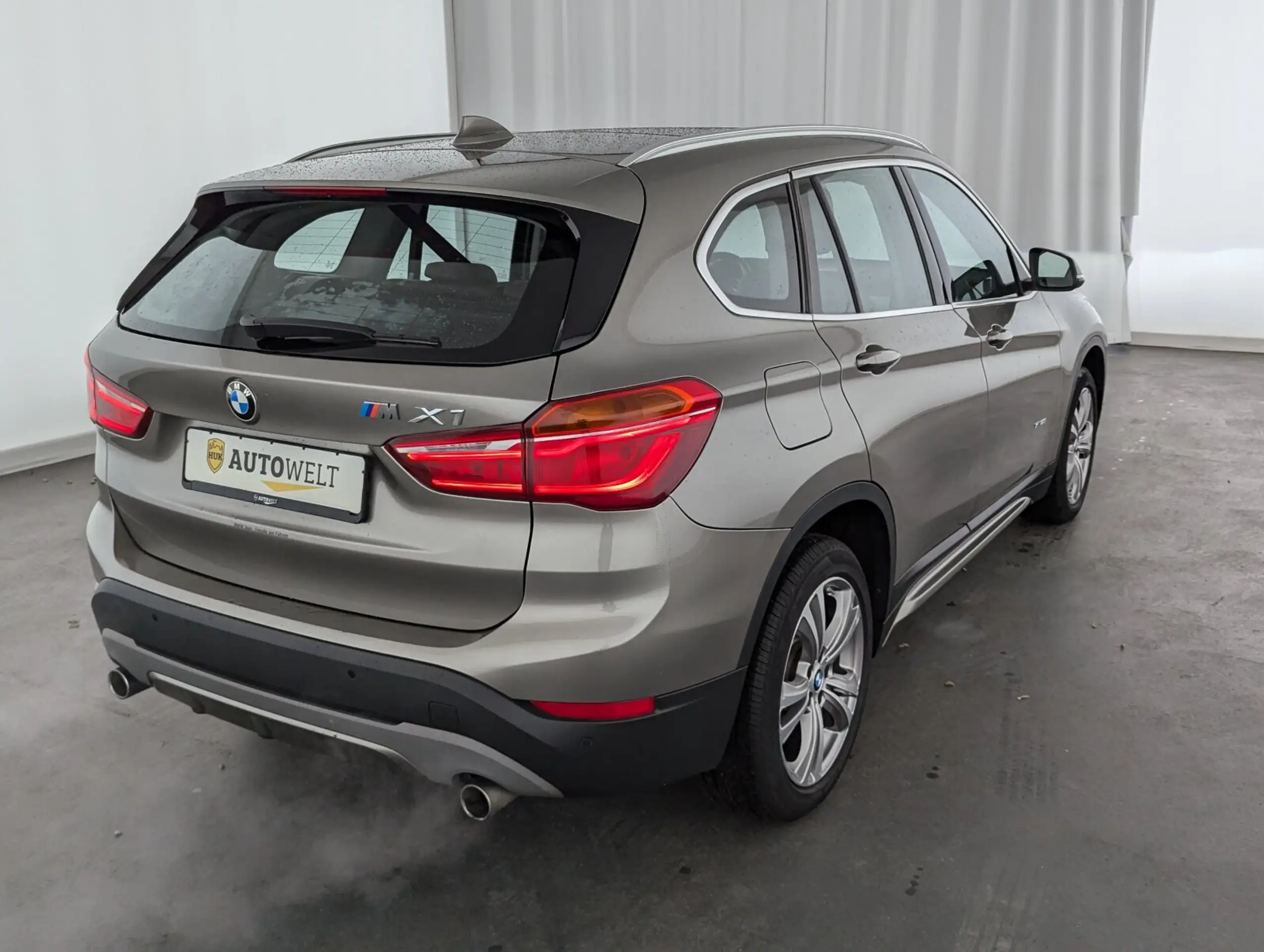 BMW - X1