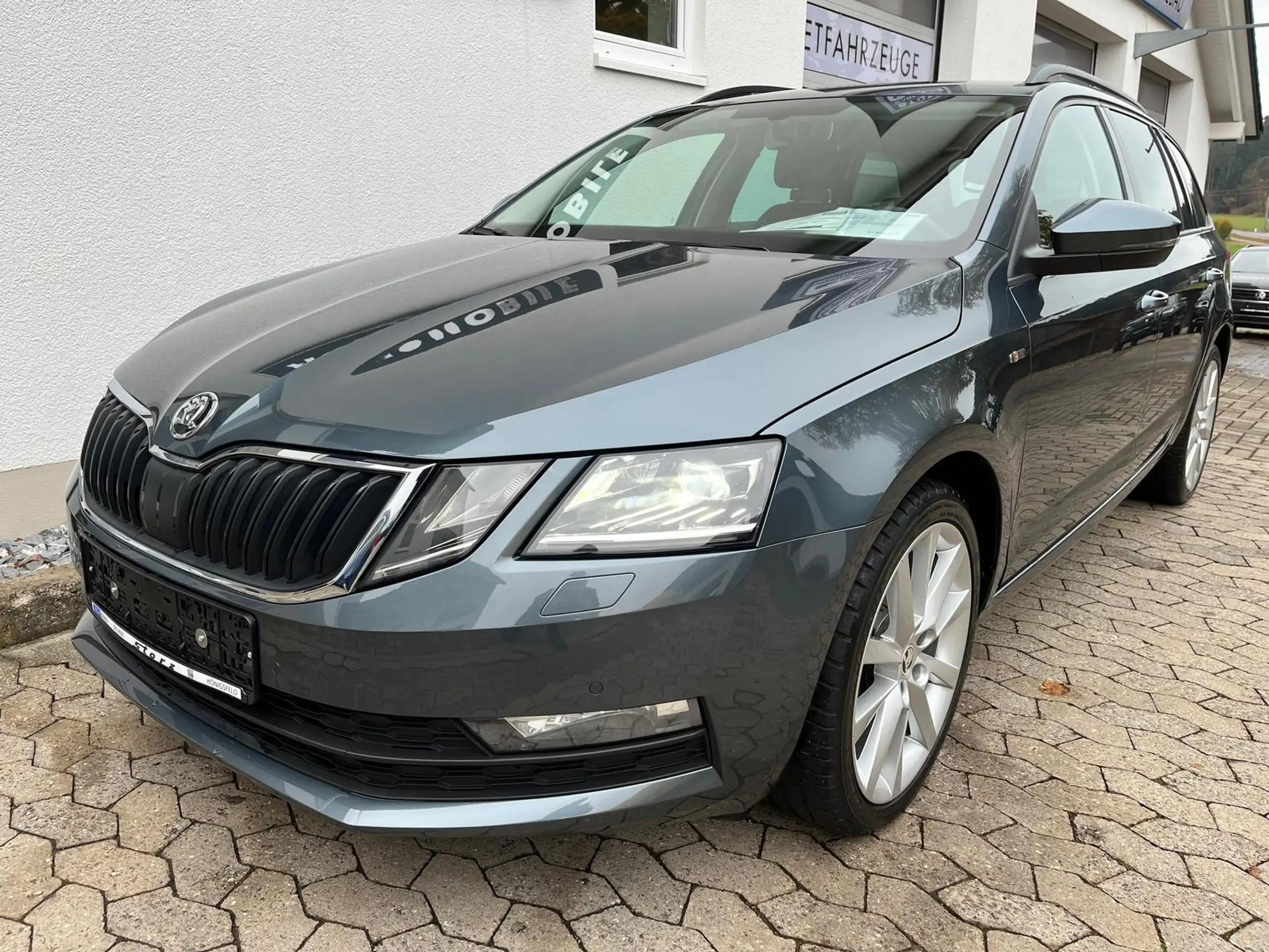 Skoda - Octavia