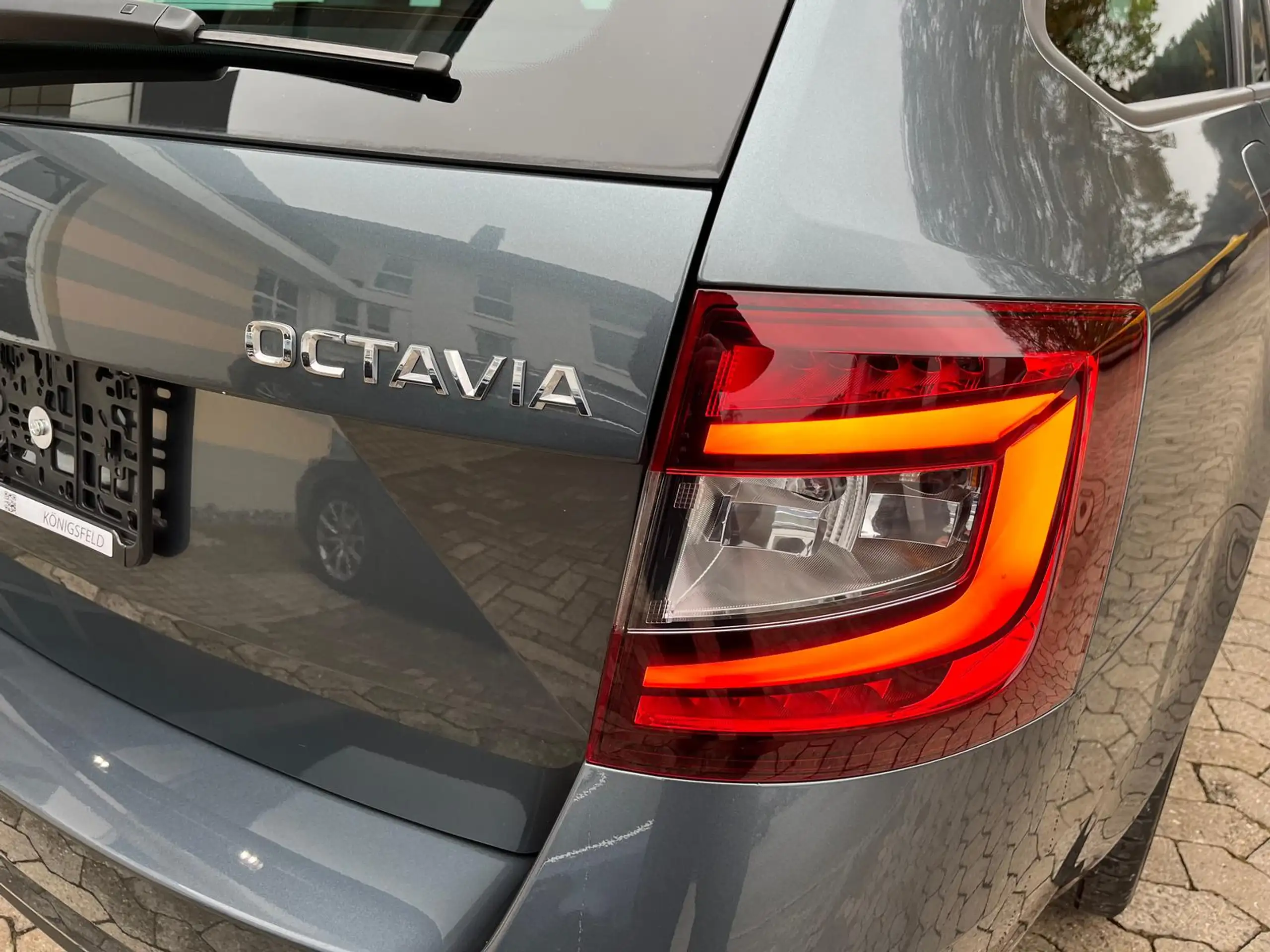 Skoda - Octavia