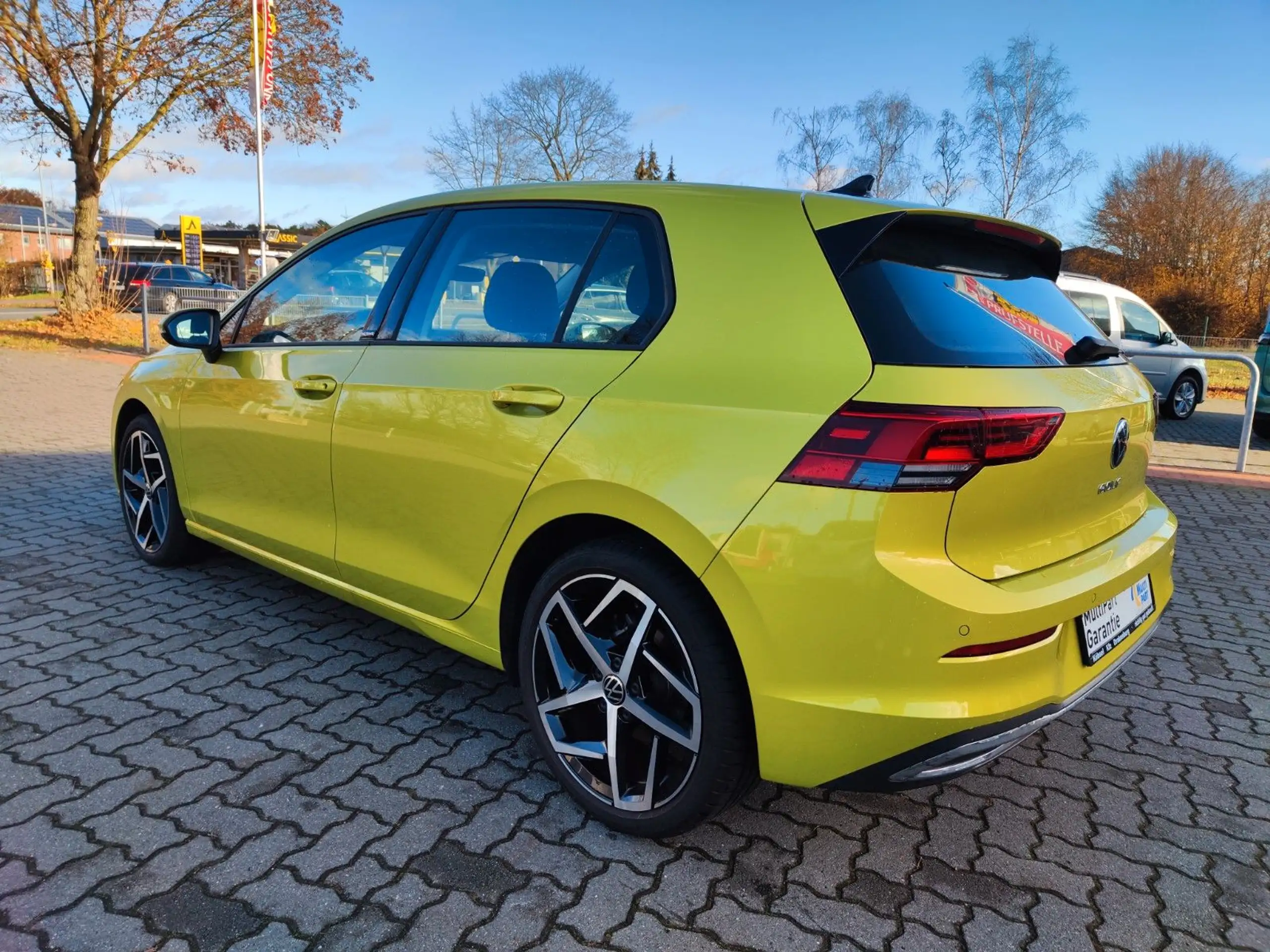 Volkswagen - Golf