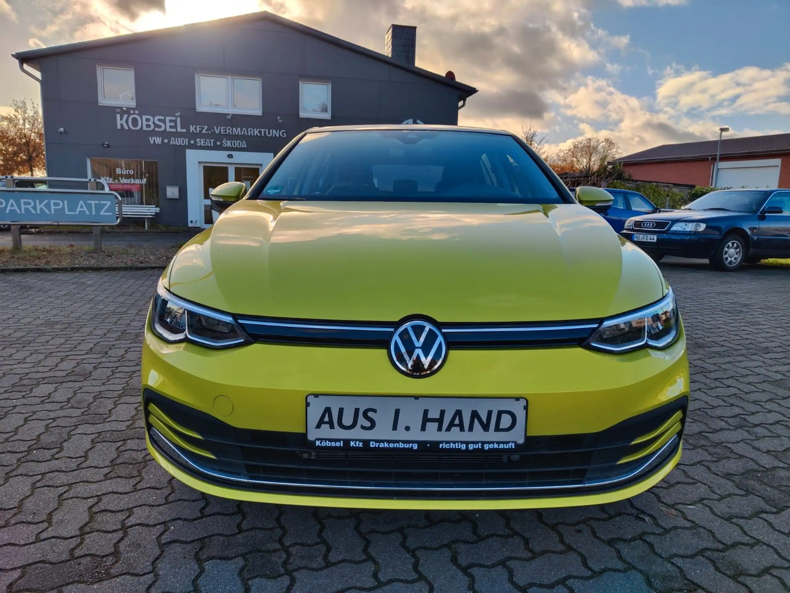 Volkswagen - Golf