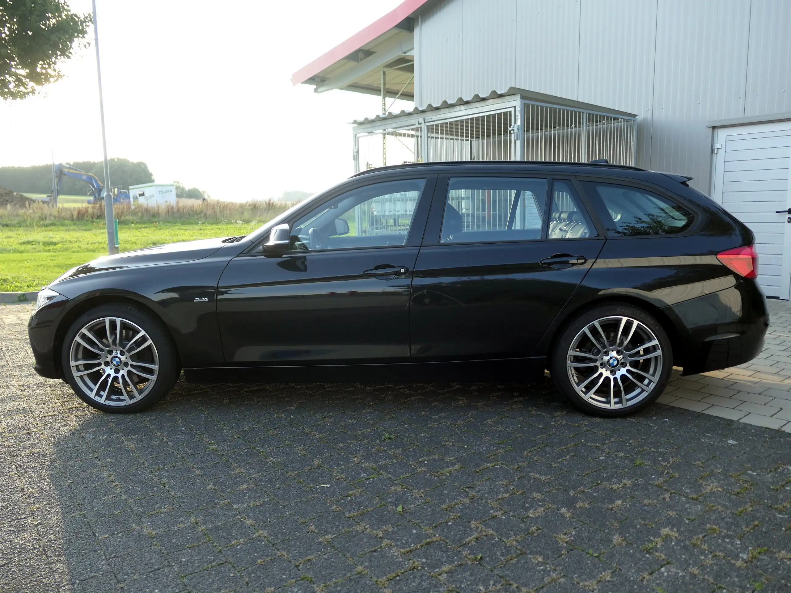 BMW - 330