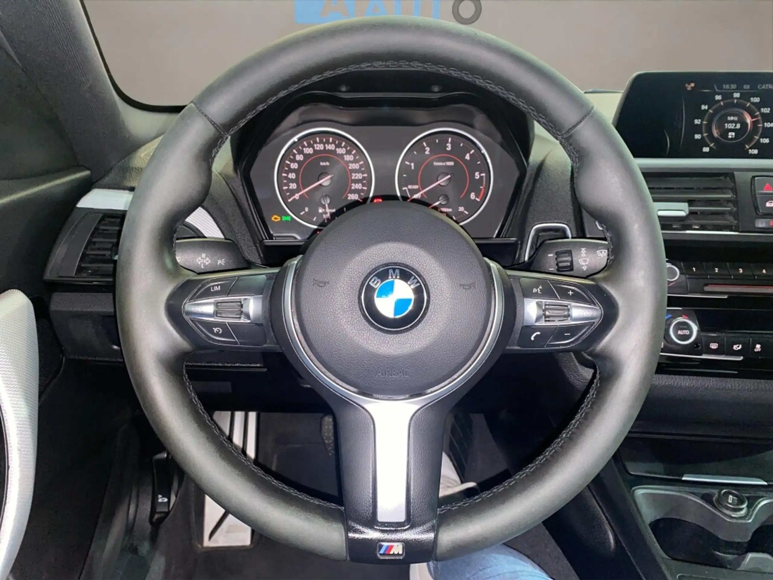 BMW - 218