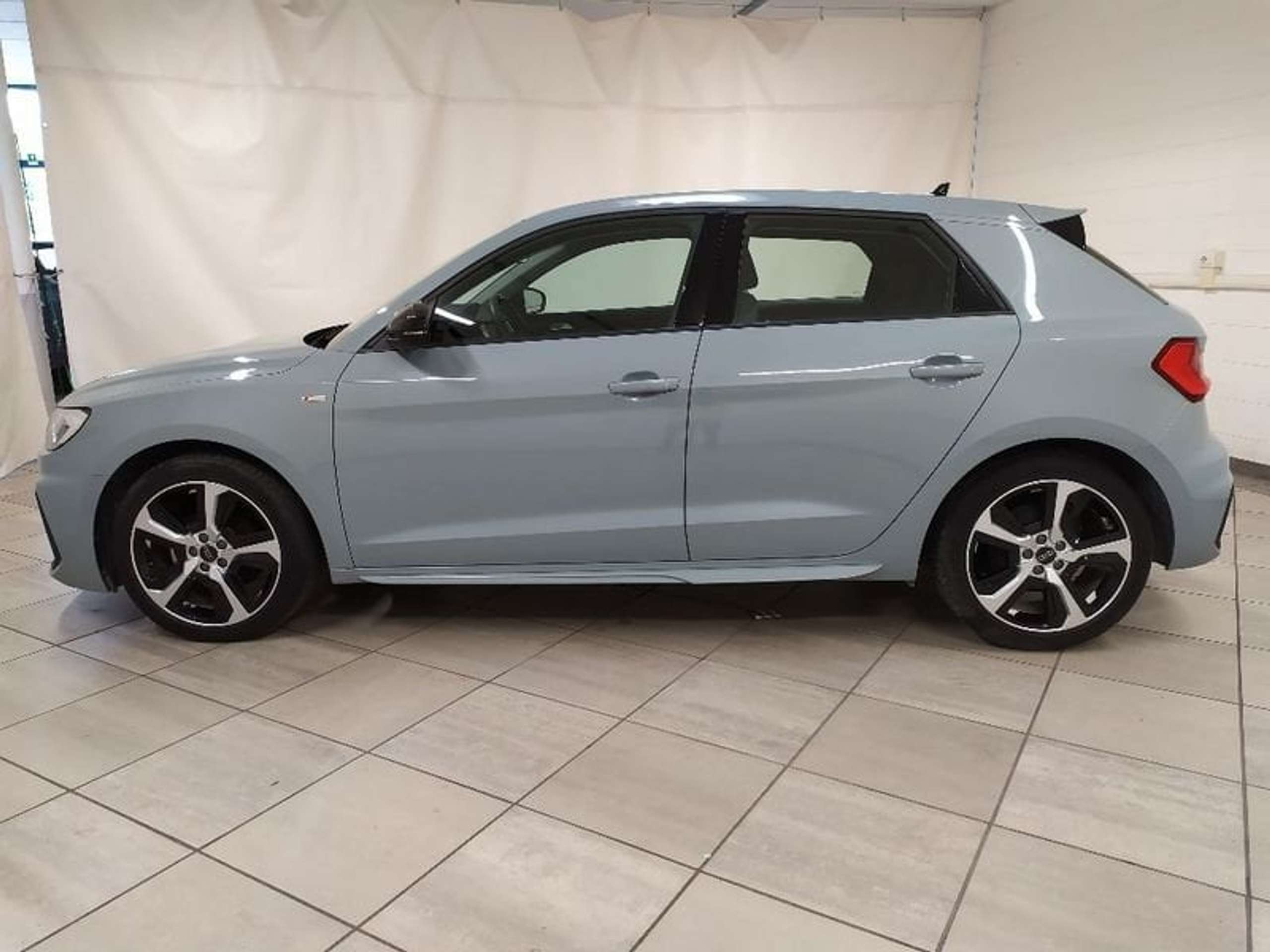 Audi - A1