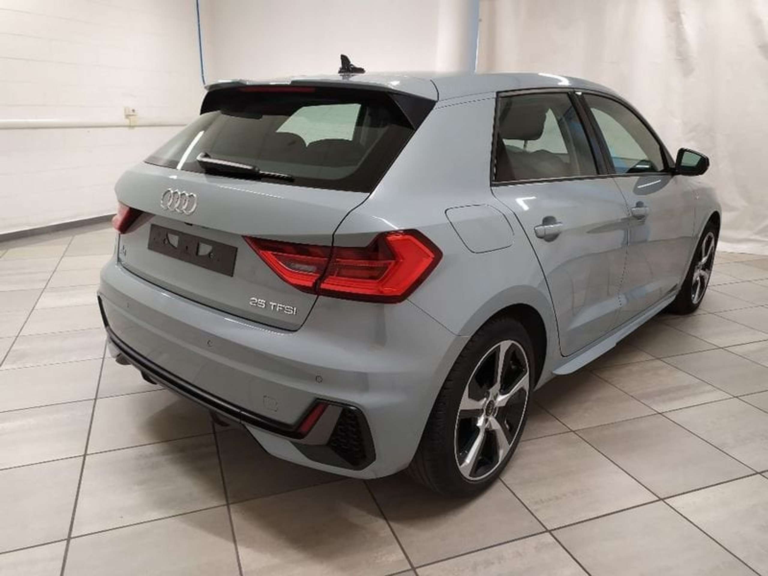 Audi - A1