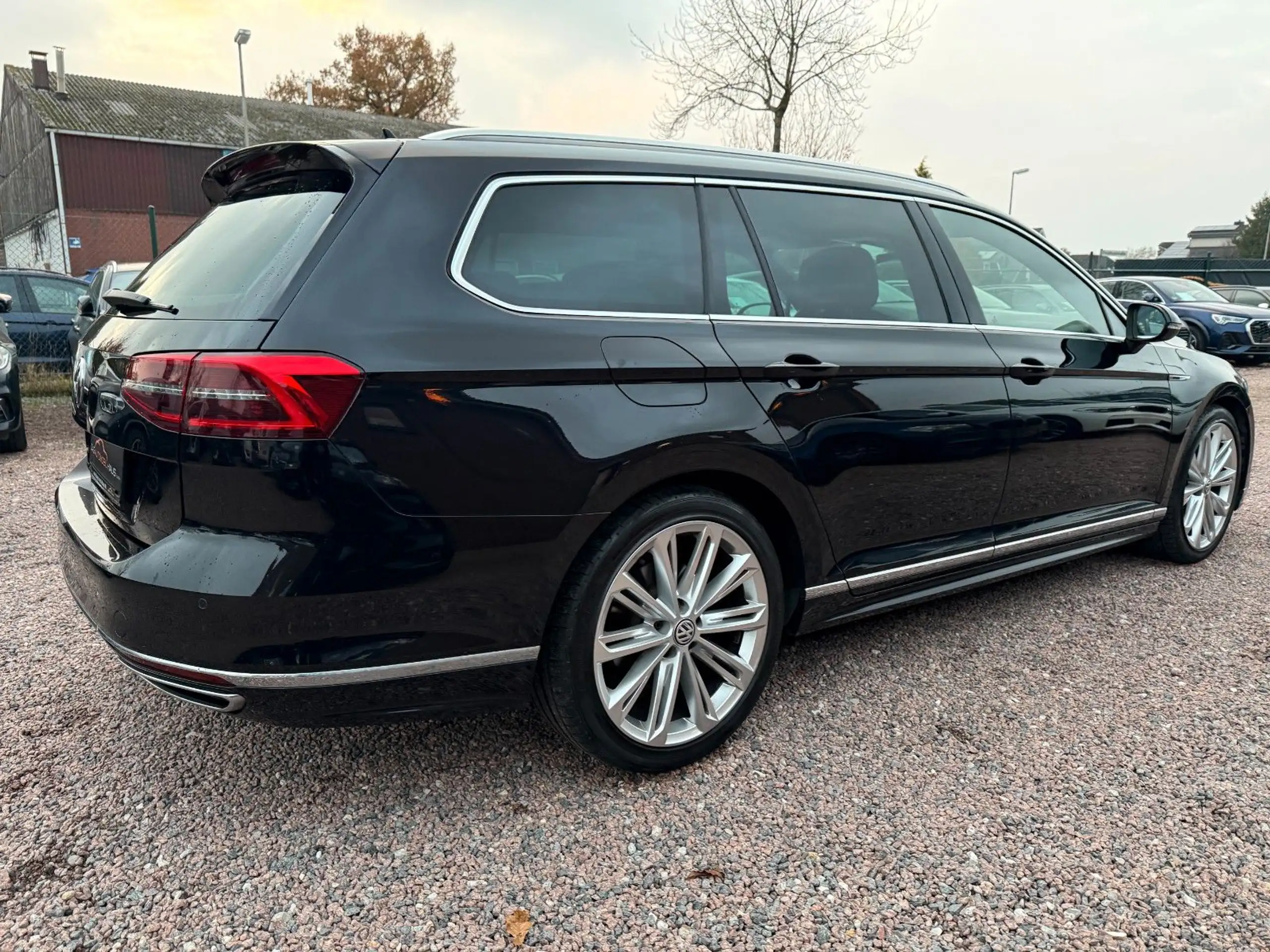 Volkswagen - Passat