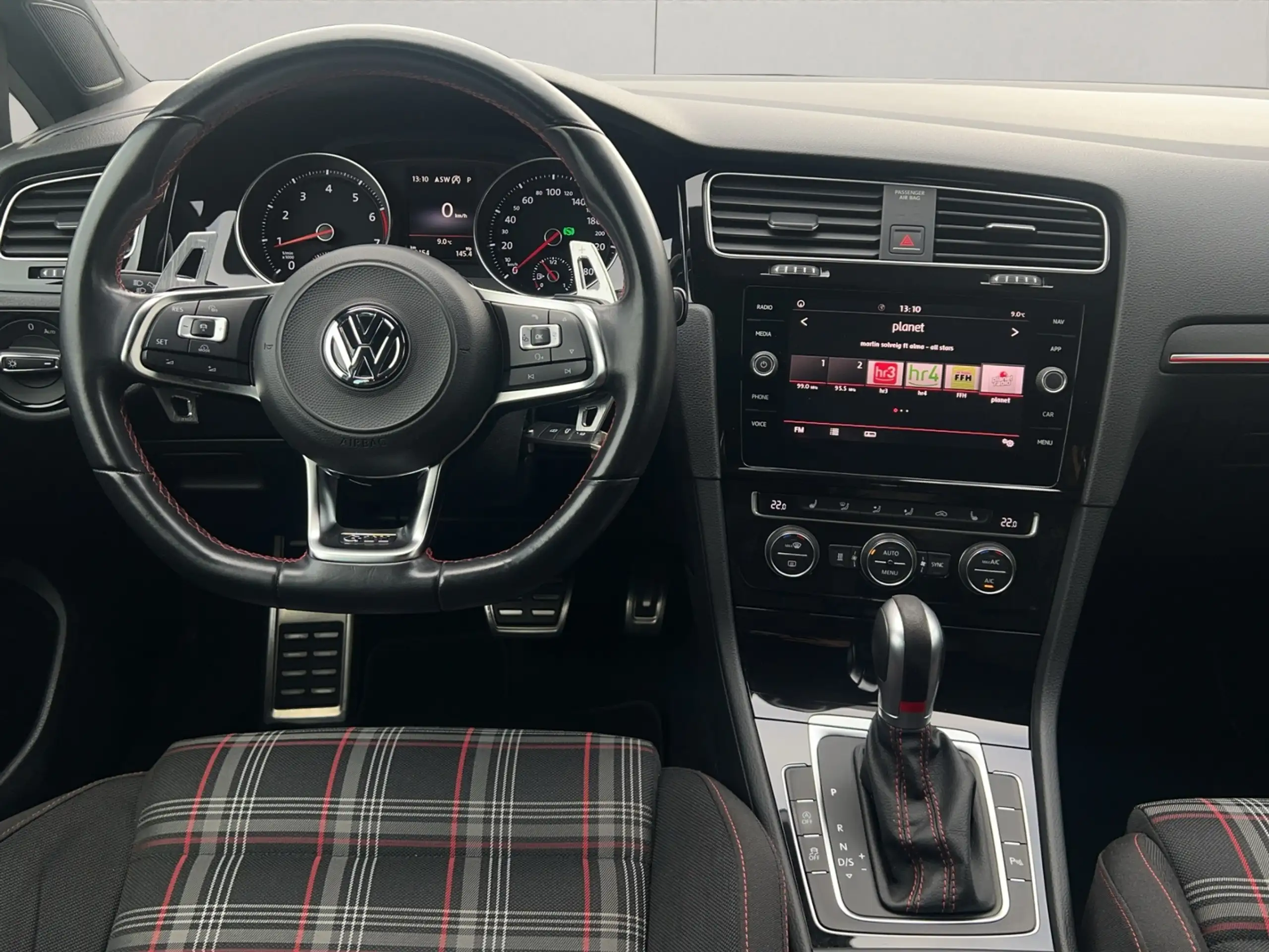 Volkswagen - Golf