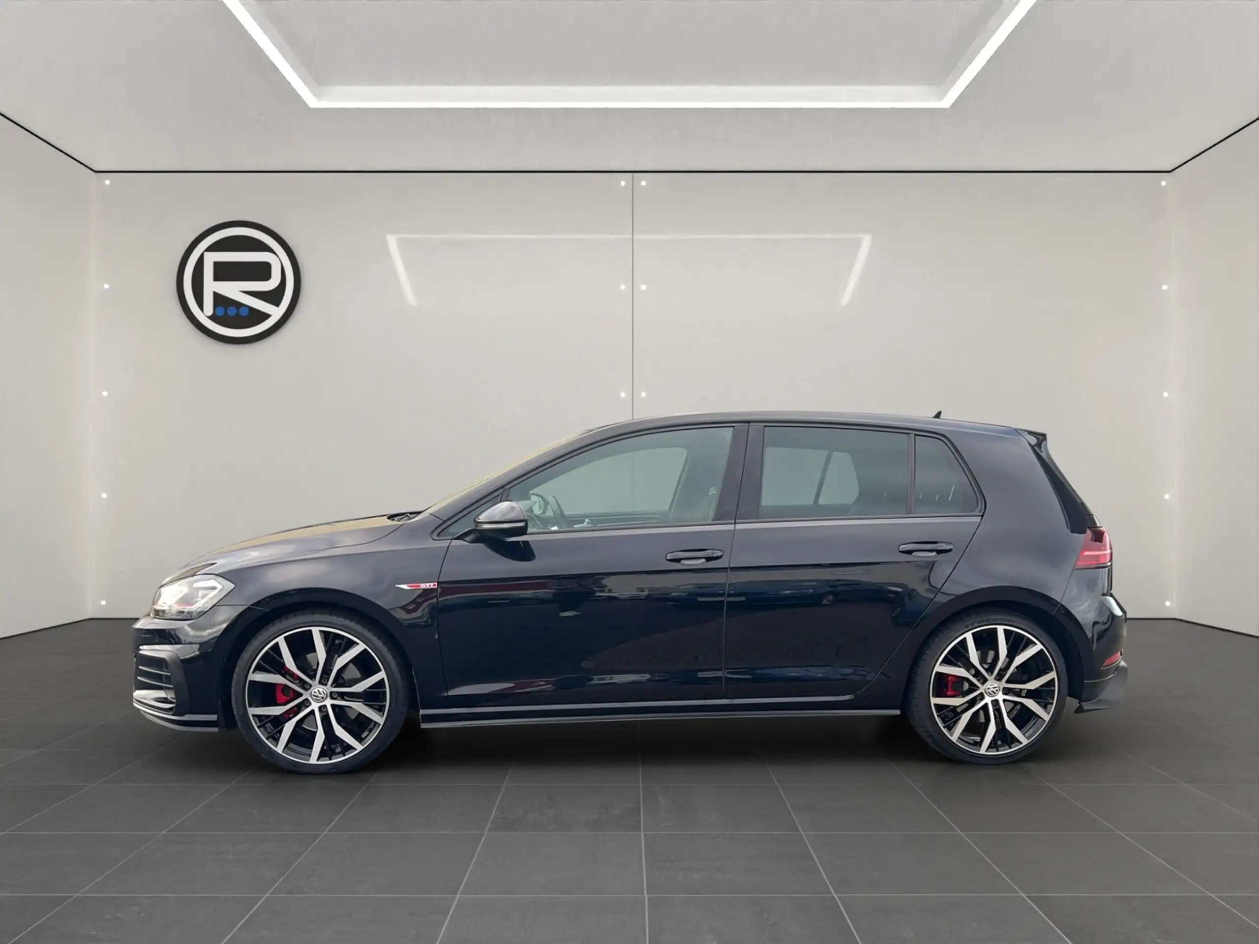 Volkswagen - Golf