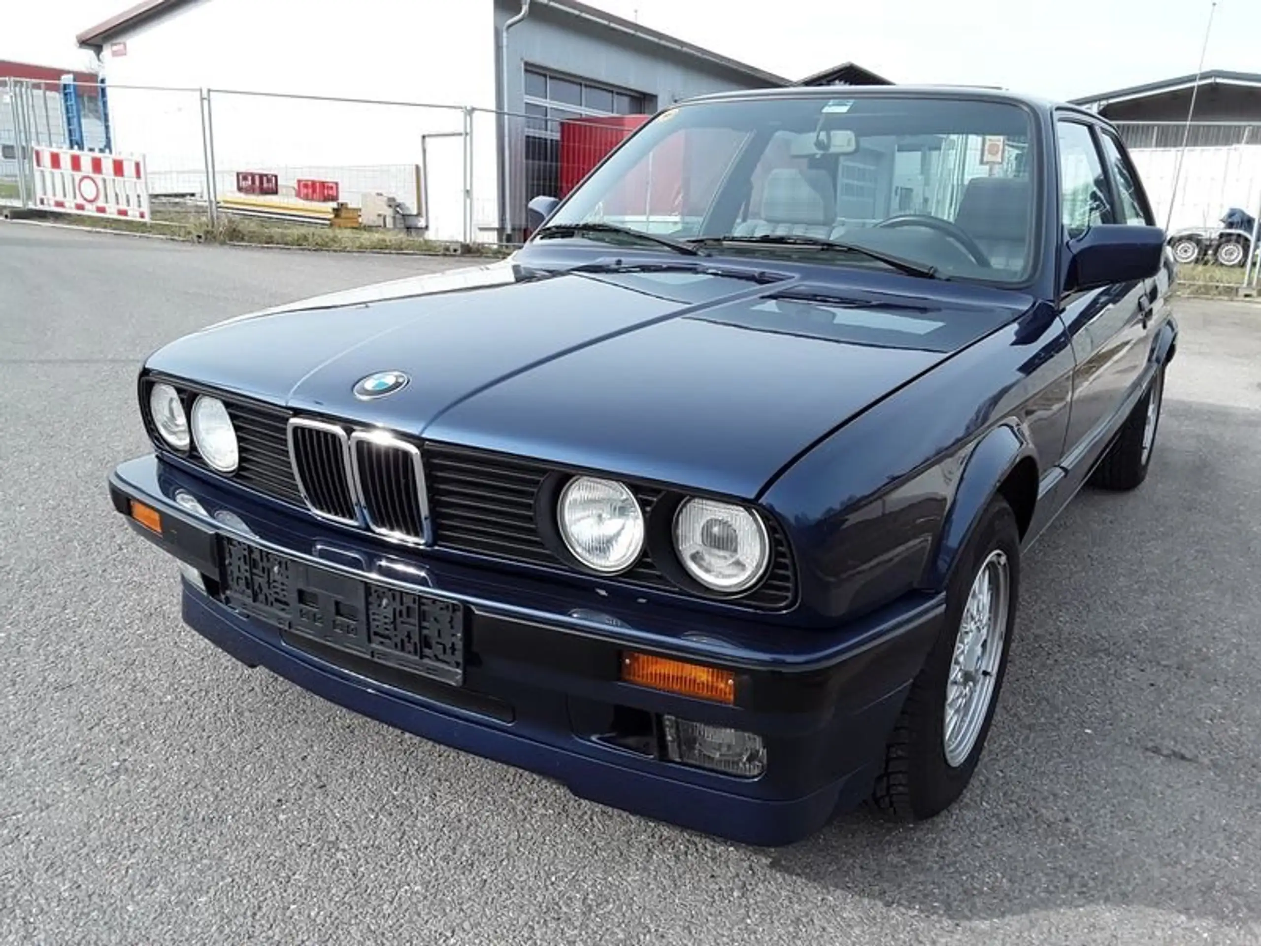 BMW 318 1990