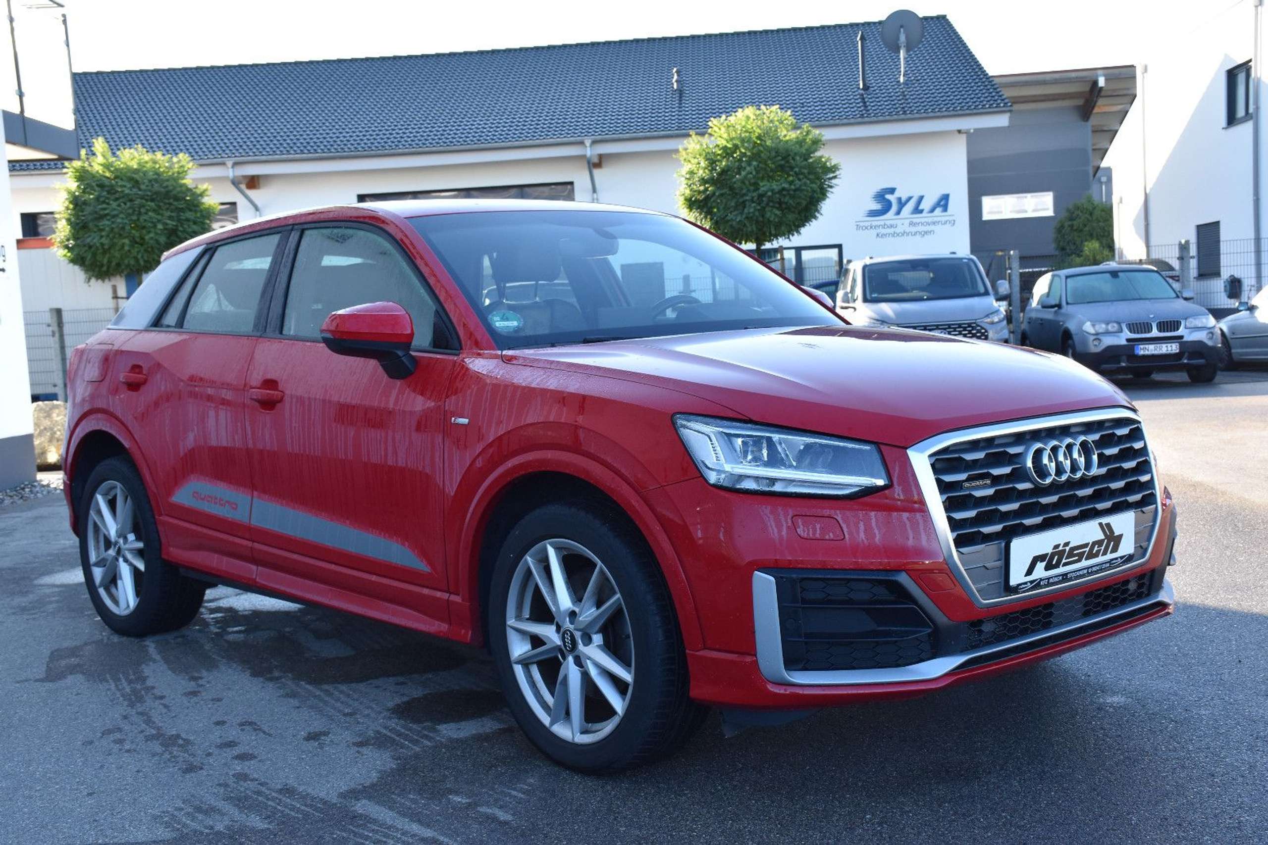 Audi - Q2