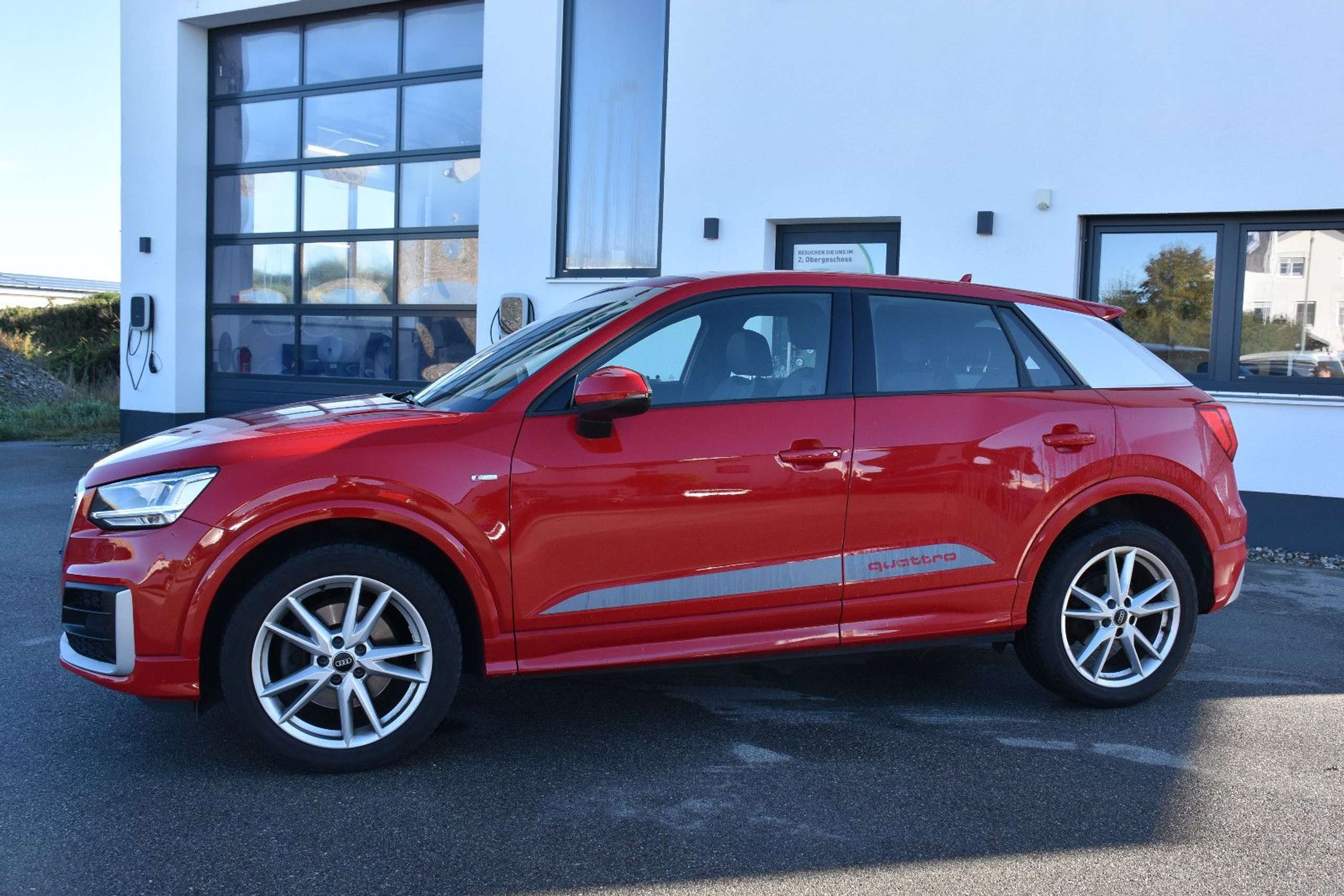 Audi - Q2